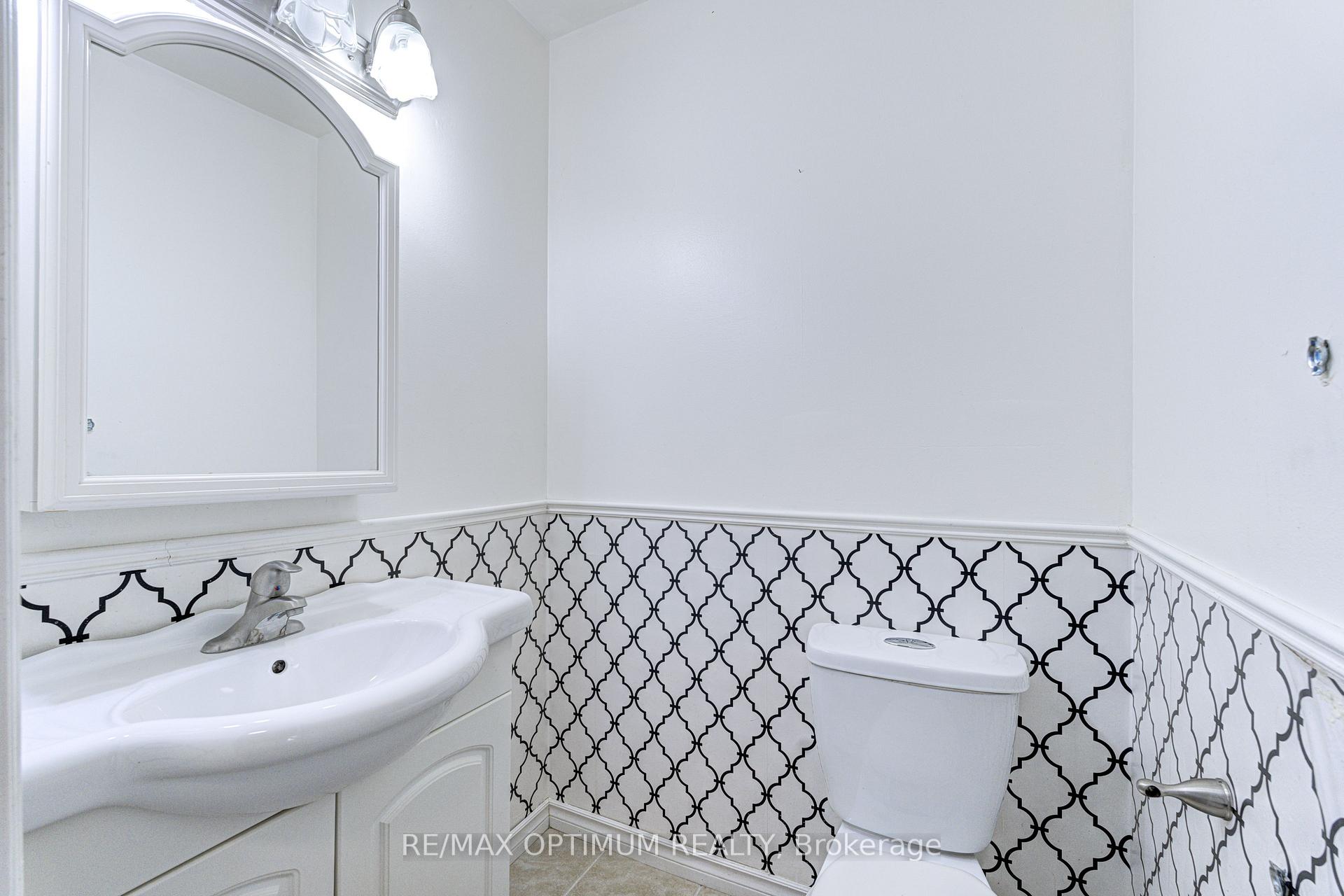 Photo 12 of Unit 17, 45 Hansen Road N, Brampton, Madoc — HOMEH