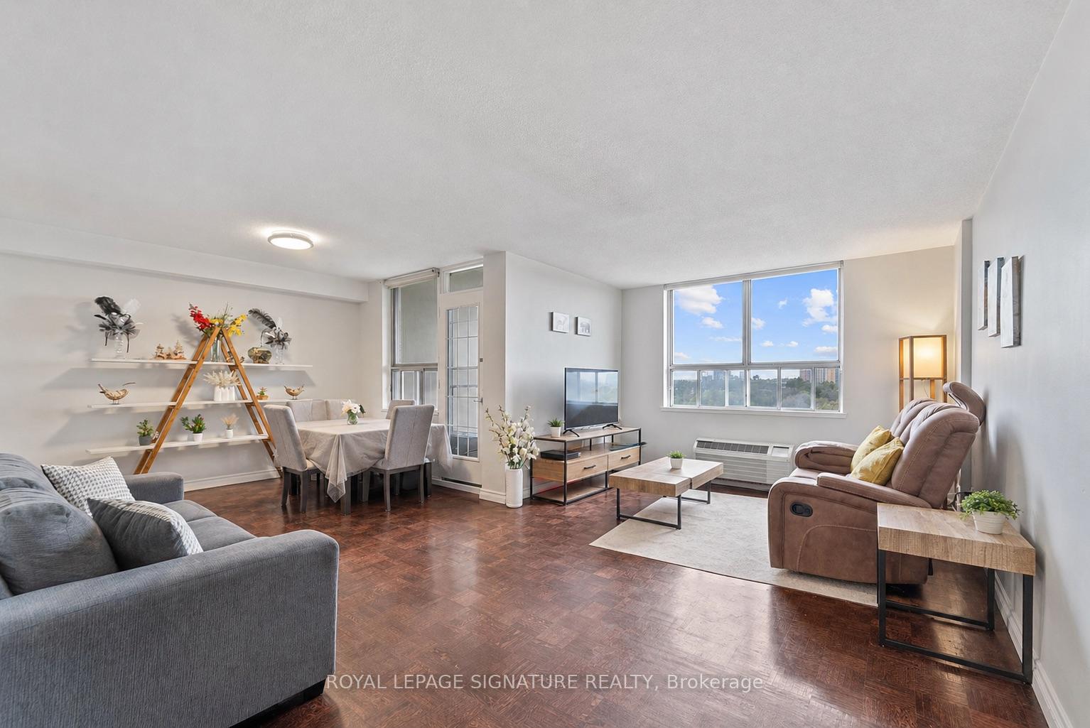 Photo of Unit 905, 2825 Islington Avenue
