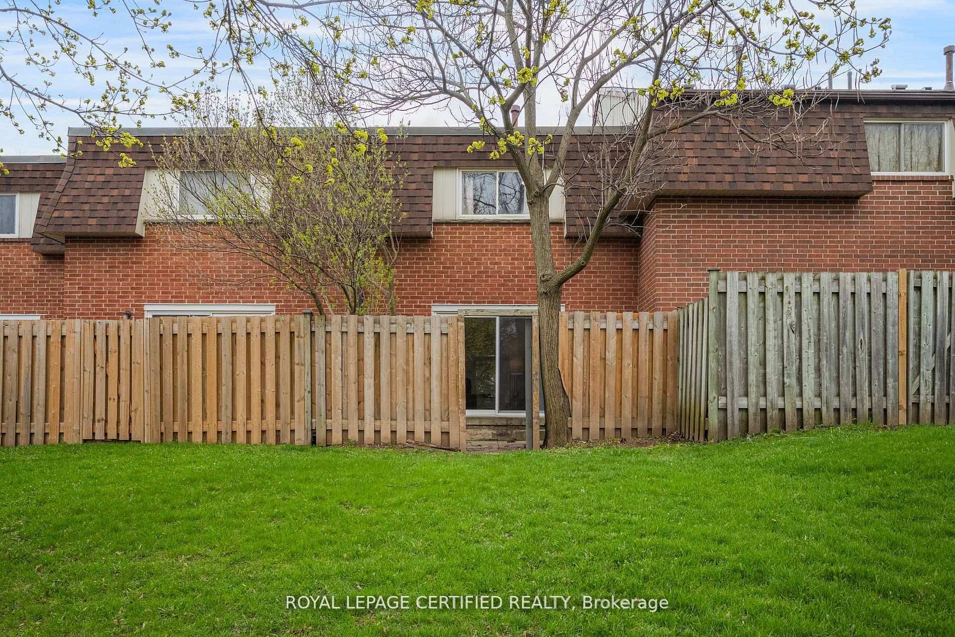Photo 33 of Unit 91, 371 Bronte Street S, Milton, Old Milton — HOMEH