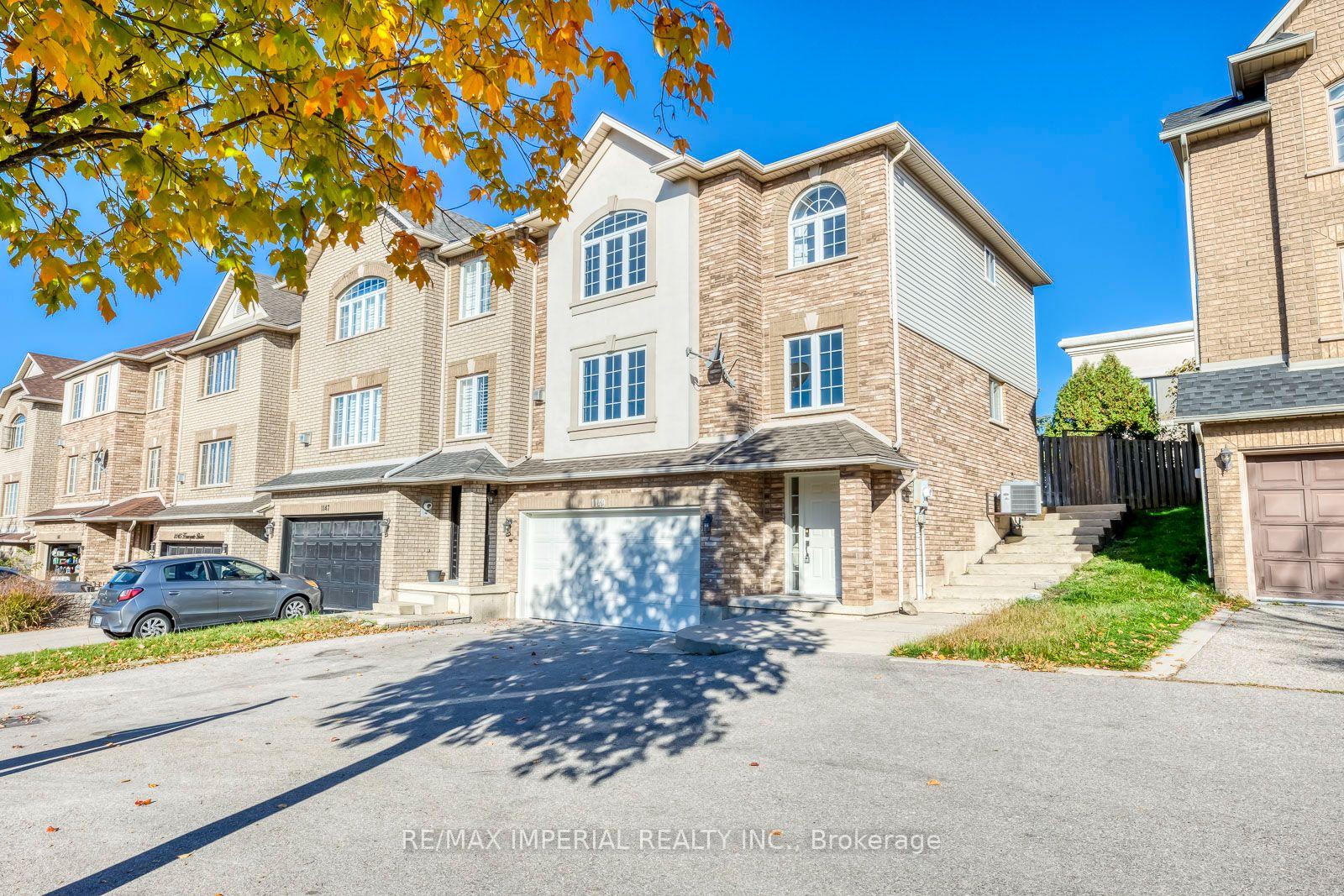 Photo 2 of 1149 Harrogate Drive, Hamilton, Ancaster — HOMEH