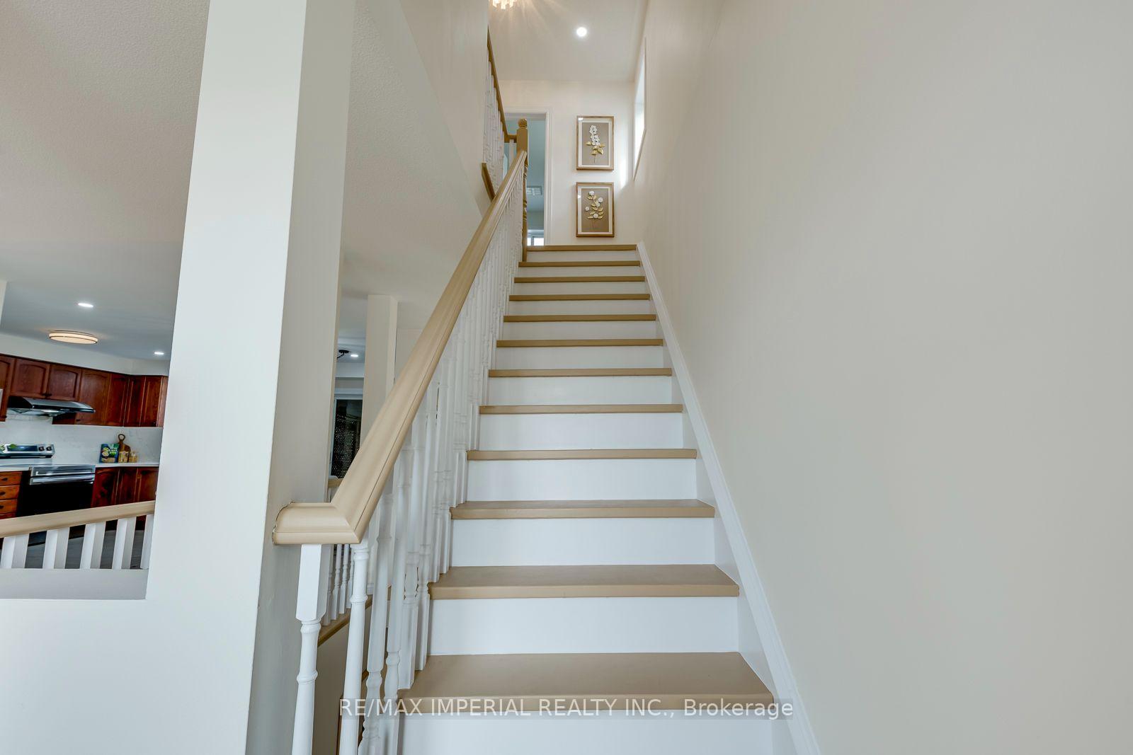 Photo 31 of 1149 Harrogate Drive, Hamilton, Ancaster — HOMEH