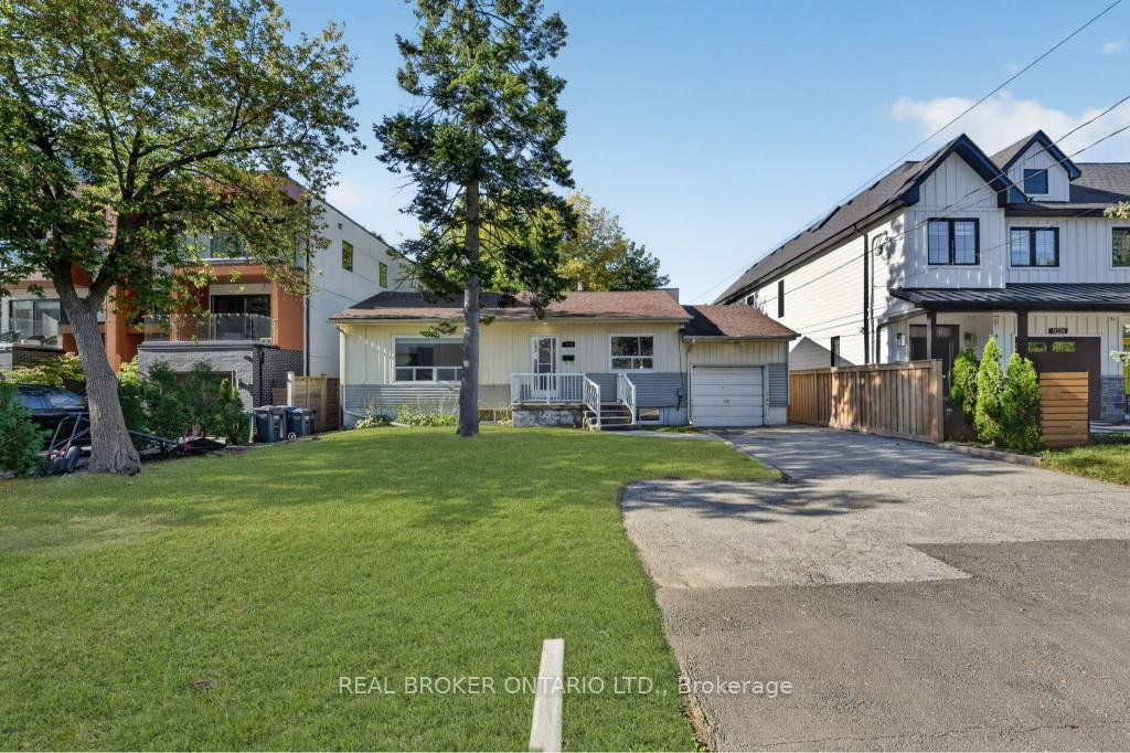 Photo of 1024 Roosevelt Road