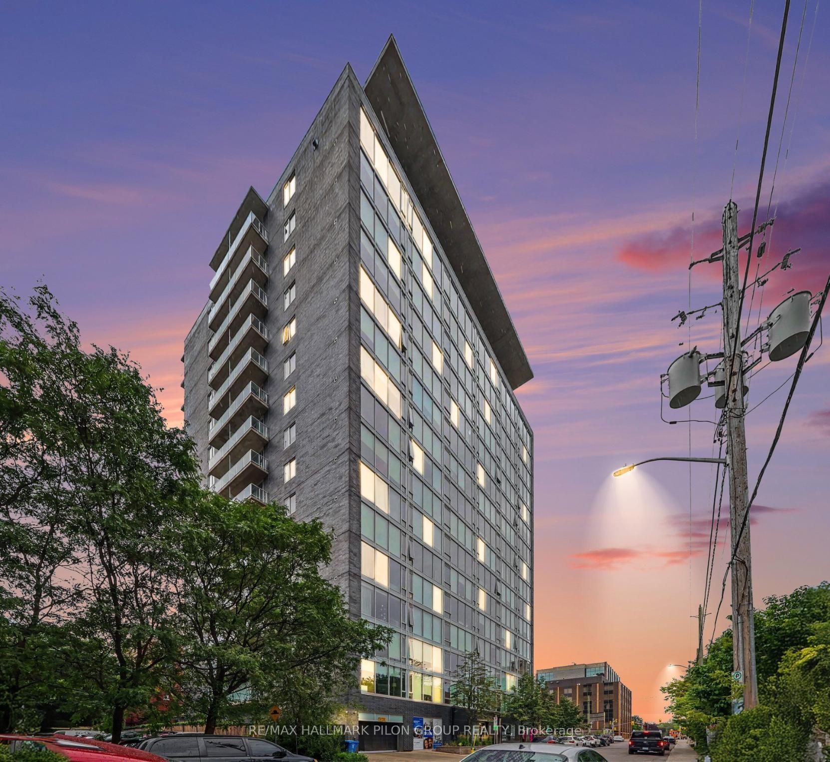 Front of Unit 1512, 300 Lisgar Street