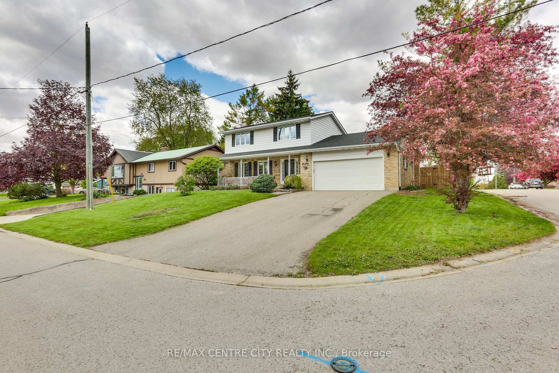 Photo 3 of 240 Church Street, Central Elgin, Belmont — HOMEH