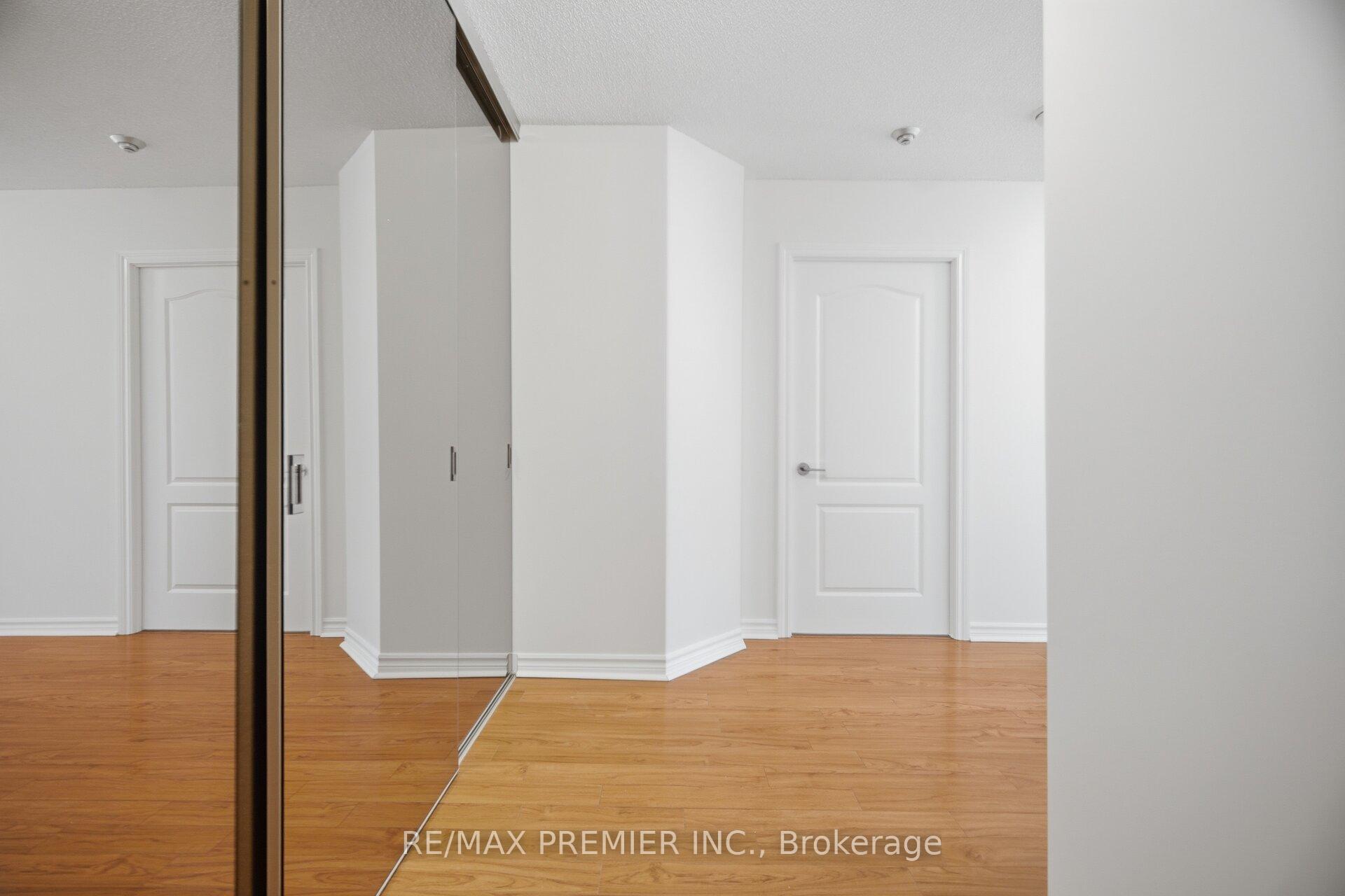 Photo 4 of Unit 401, 3 Dayspring Circle, Brampton, Goreway Drive Corridor — HOMEH