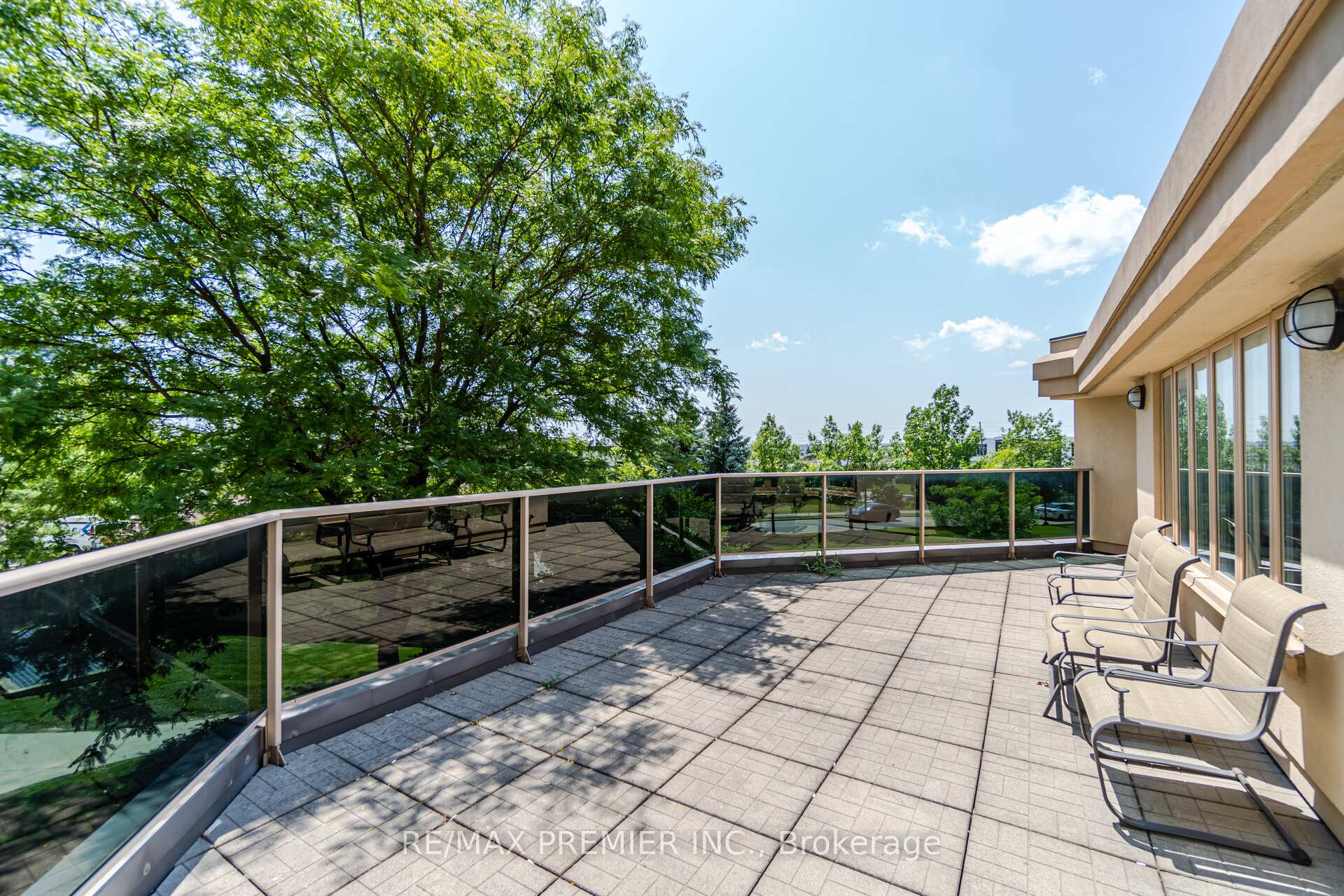 Photo 43 of Unit 401, 3 Dayspring Circle, Brampton, Goreway Drive Corridor — HOMEH