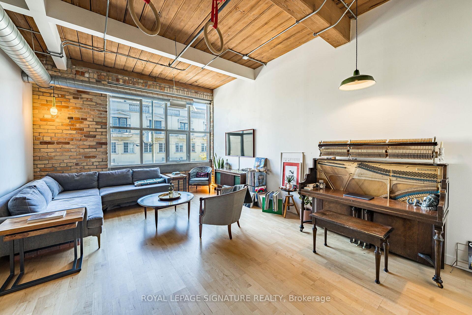 Photo of Unit 316, 955 Queen Street W