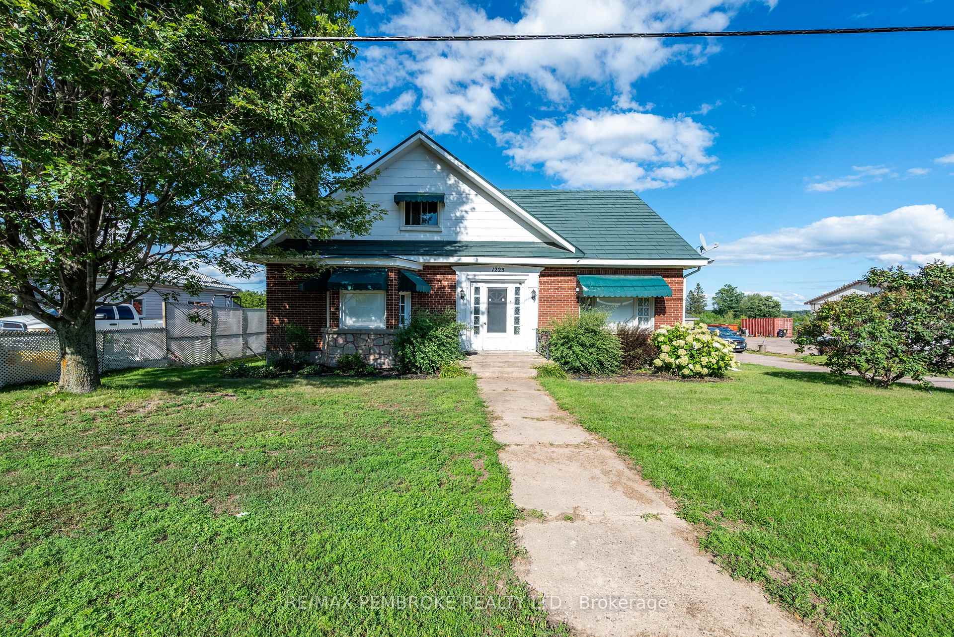 Photo of 1223 Pembroke Street E