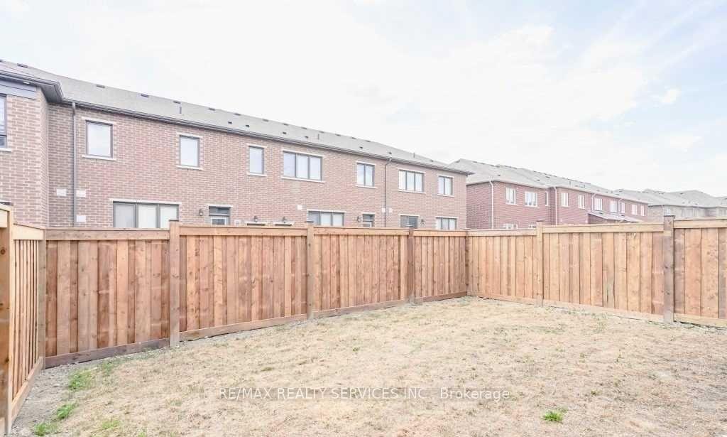 Photo 32 of 4 Divers Road, Brampton, Northwest Brampton — HOMEH