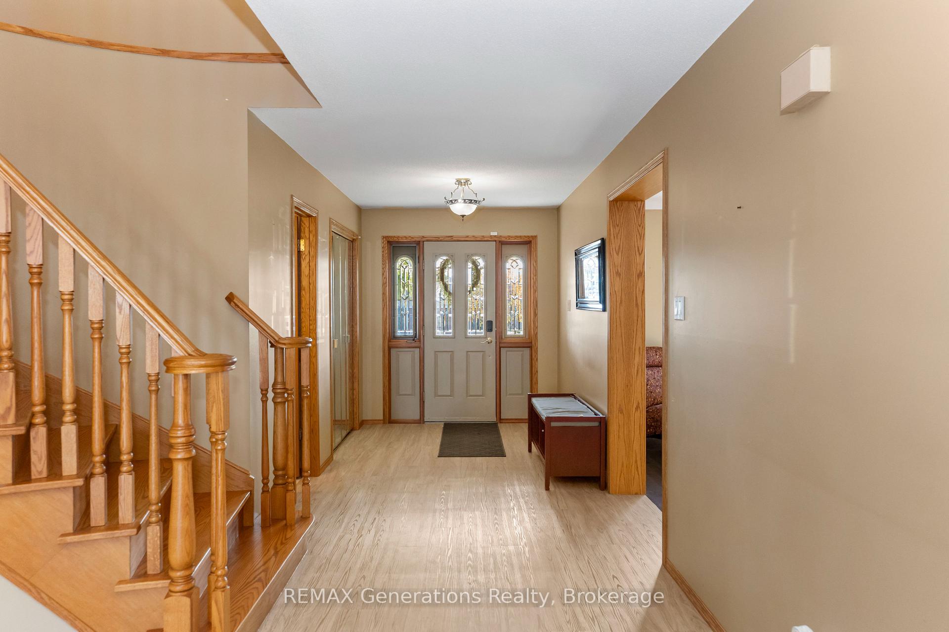Photo 3 of 312 Wade Crescent, Thunder Bay, River Terrace — HOMEH