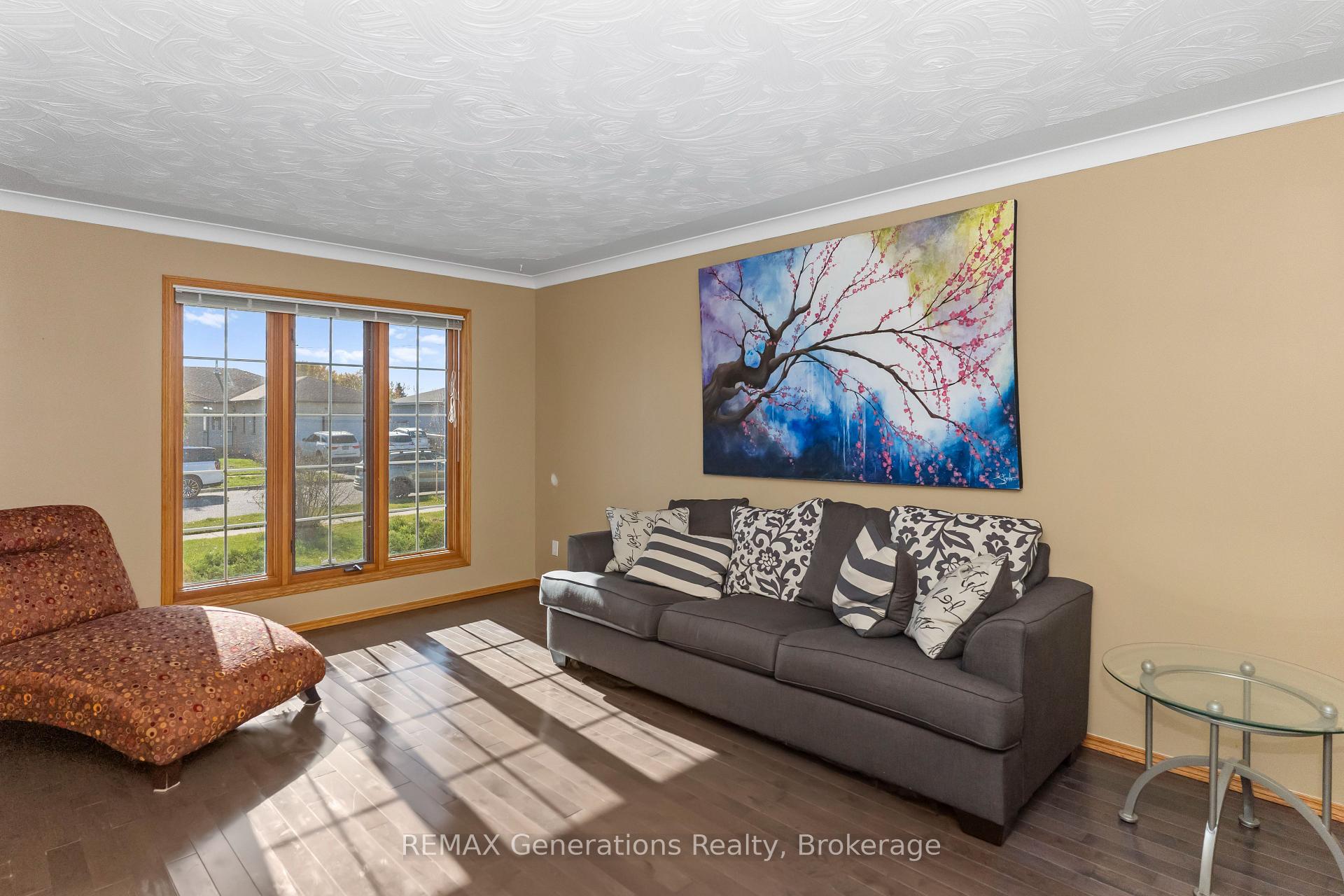 Photo 5 of 312 Wade Crescent, Thunder Bay, River Terrace — HOMEH