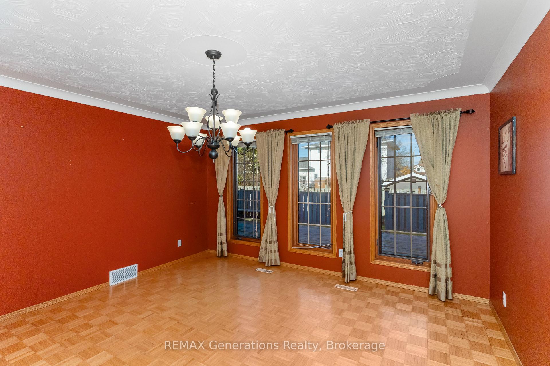 Photo 16 of 312 Wade Crescent, Thunder Bay, River Terrace — HOMEH
