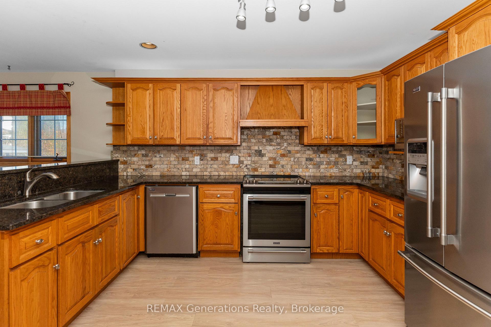 Photo 17 of 312 Wade Crescent, Thunder Bay, River Terrace — HOMEH