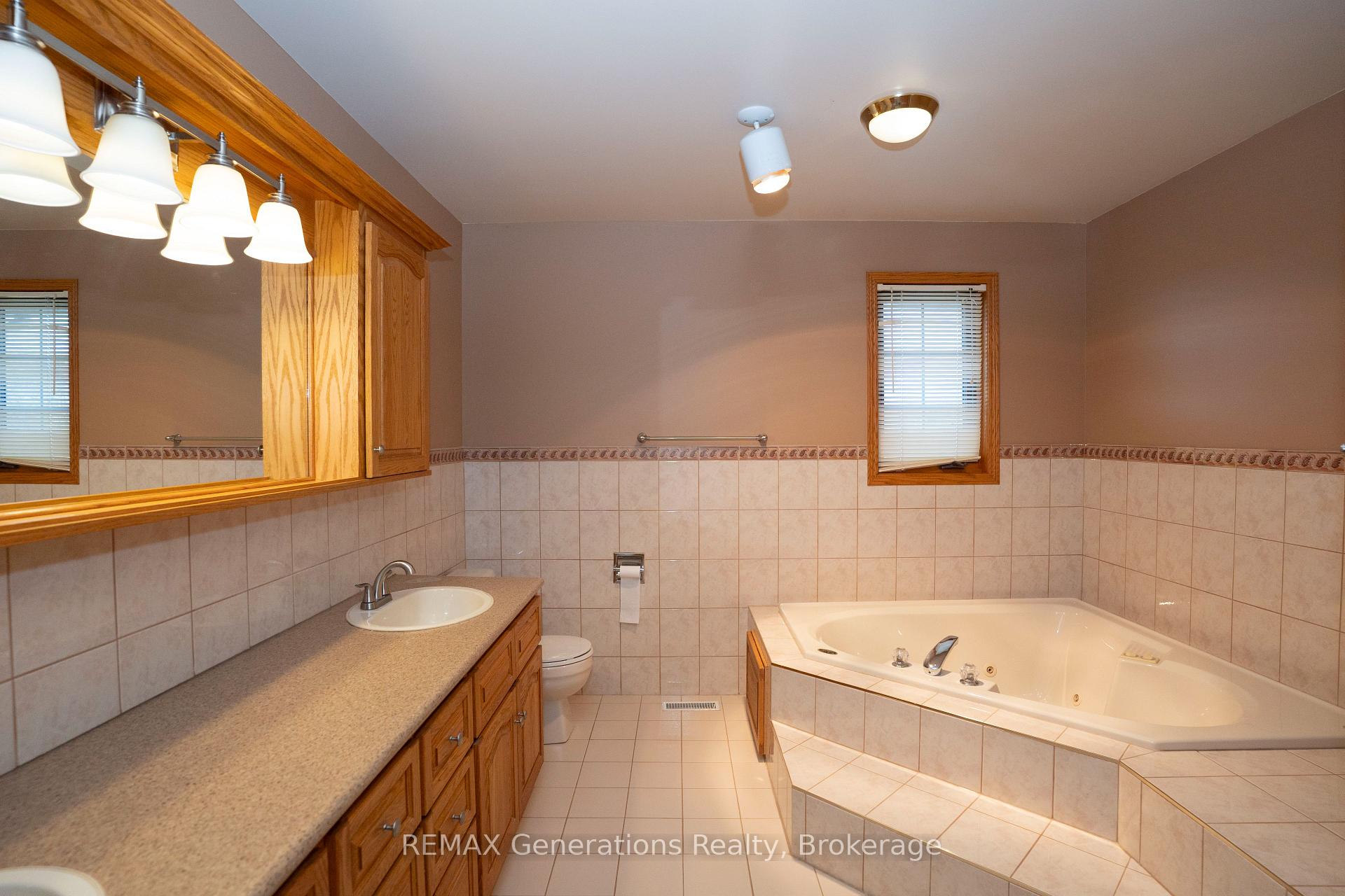 Photo 30 of 312 Wade Crescent, Thunder Bay, River Terrace — HOMEH