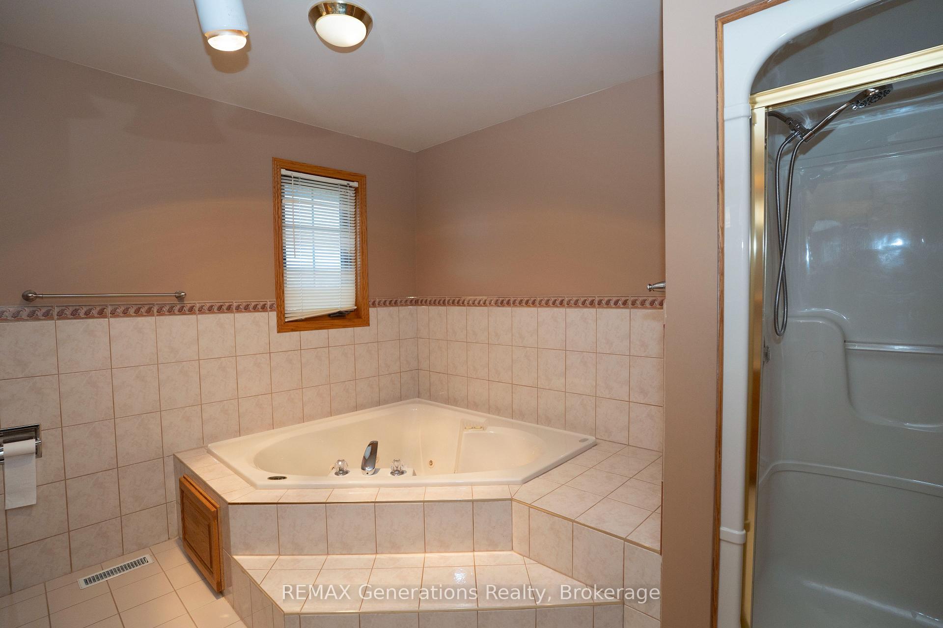 Photo 31 of 312 Wade Crescent, Thunder Bay, River Terrace — HOMEH