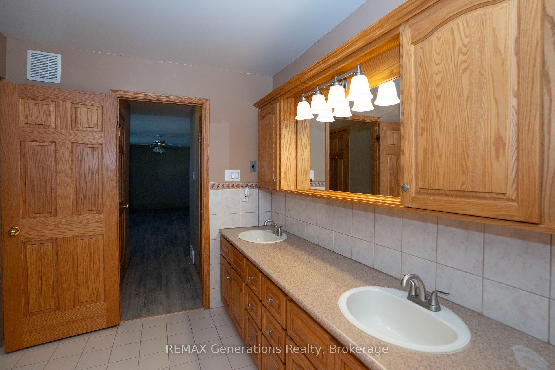 Photo 32 of 312 Wade Crescent, Thunder Bay, River Terrace — HOMEH