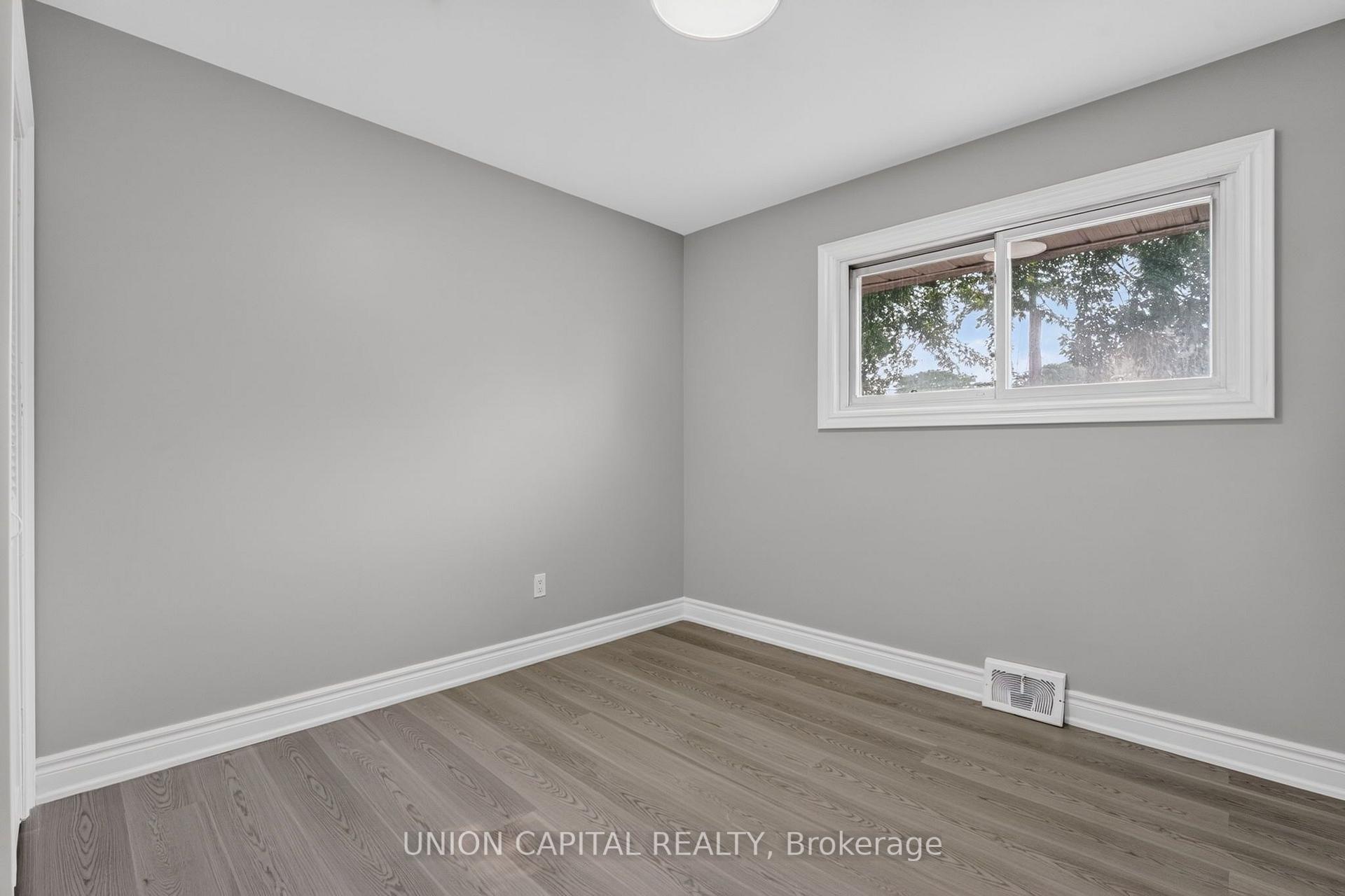 Photo 23 of 30 Collier Road N, Thorold, Thorold Downtown — HOMEH