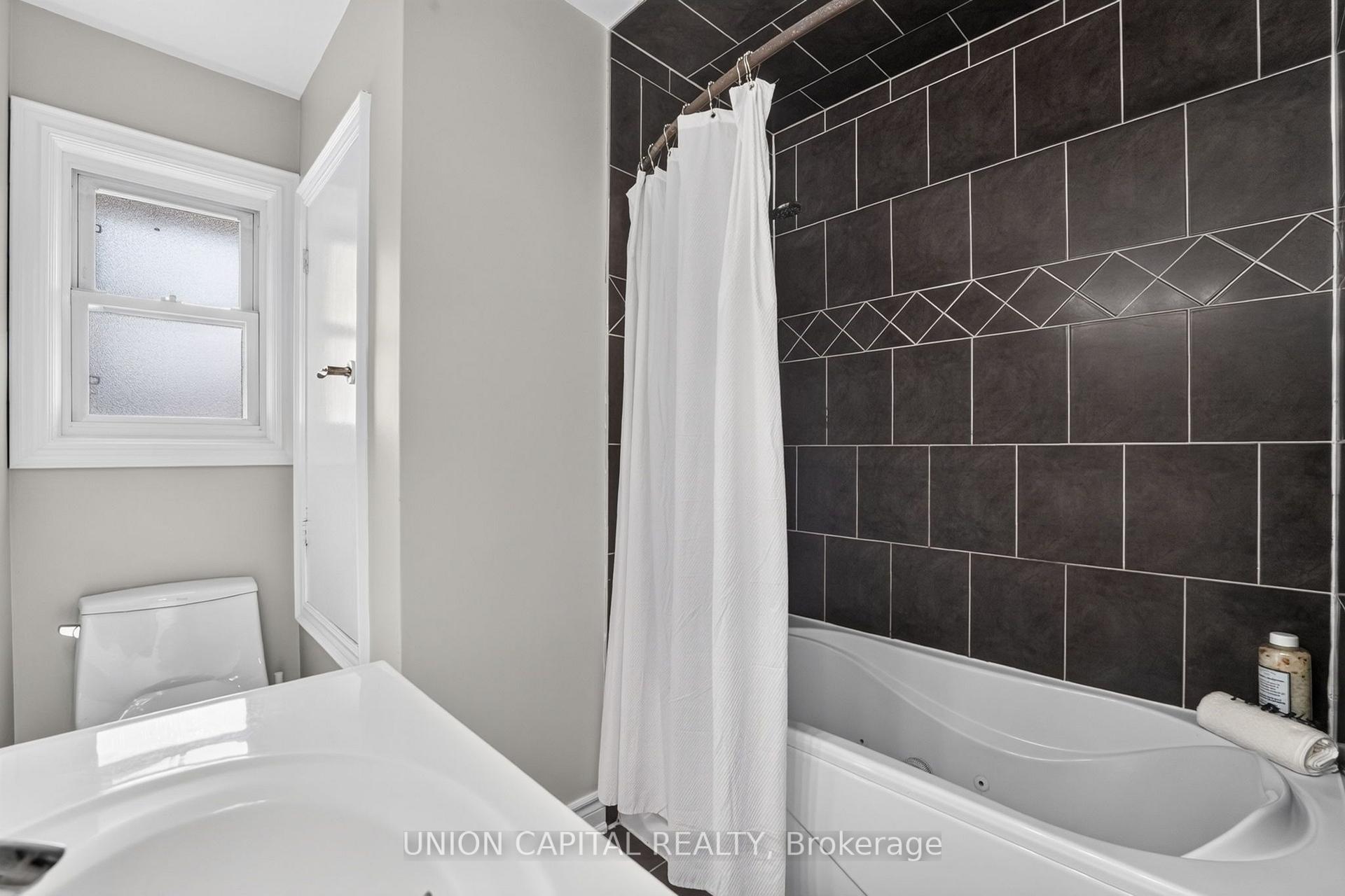 Photo 26 of 30 Collier Road N, Thorold, Thorold Downtown — HOMEH