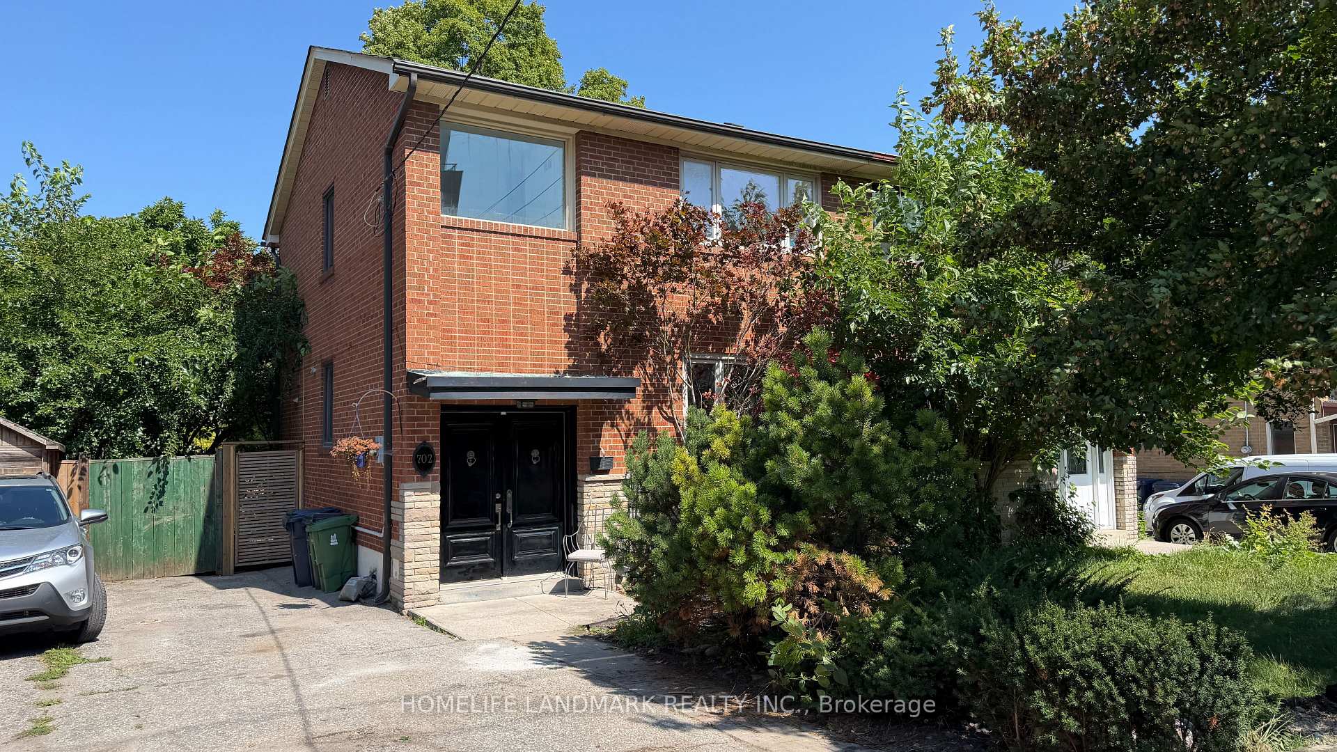 Photo 1 of 702 Sheppard Ave E, North York, Bayview Village — HOMEH