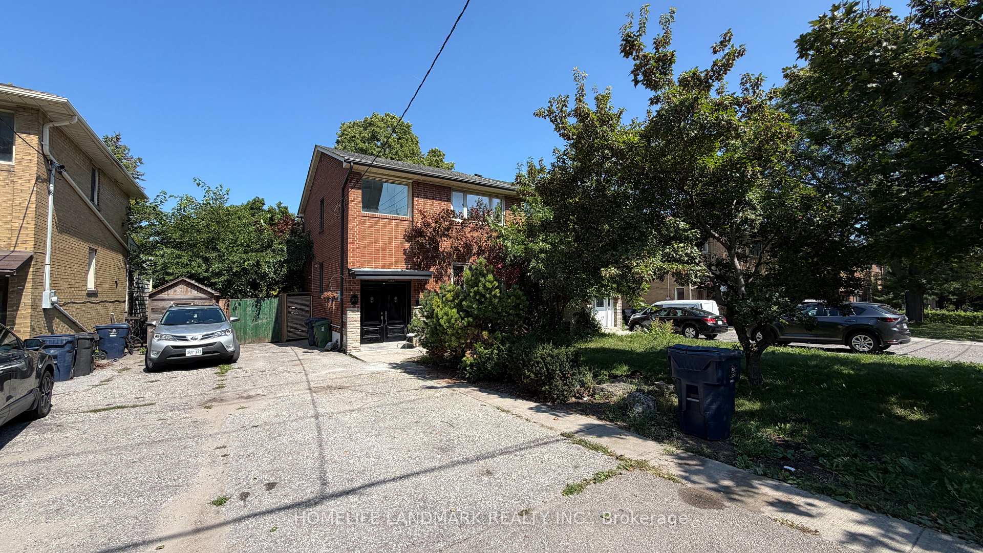 Photo 3 of 702 Sheppard Ave E, North York, Bayview Village — HOMEH