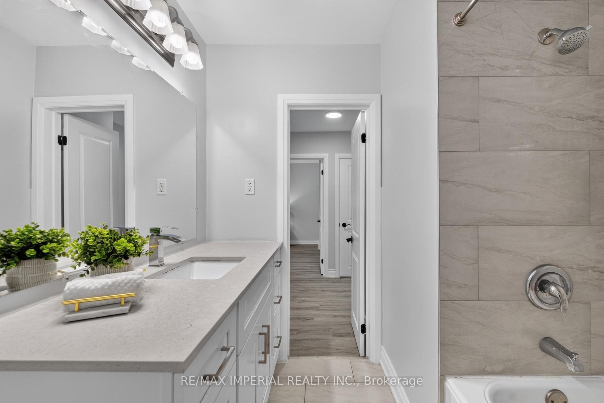 Photo 29 of 3 Minstrel Drive, Etobicoke, Stonegate-Queensway — HOMEH