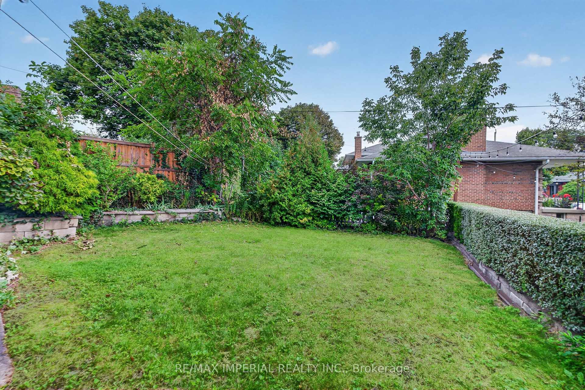 Photo 41 of 3 Minstrel Drive, Etobicoke, Stonegate-Queensway — HOMEH