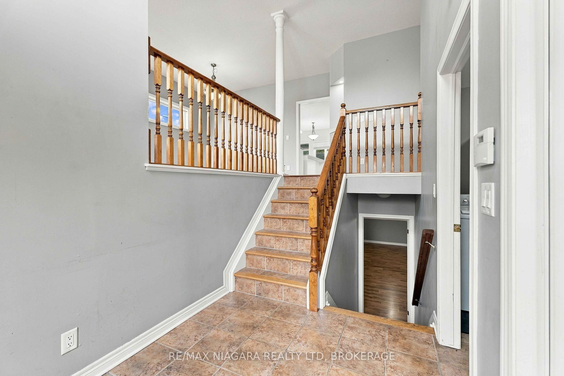 Photo 2 of 46 Raspberry Trail, Thorold, Confederation Heights — HOMEH