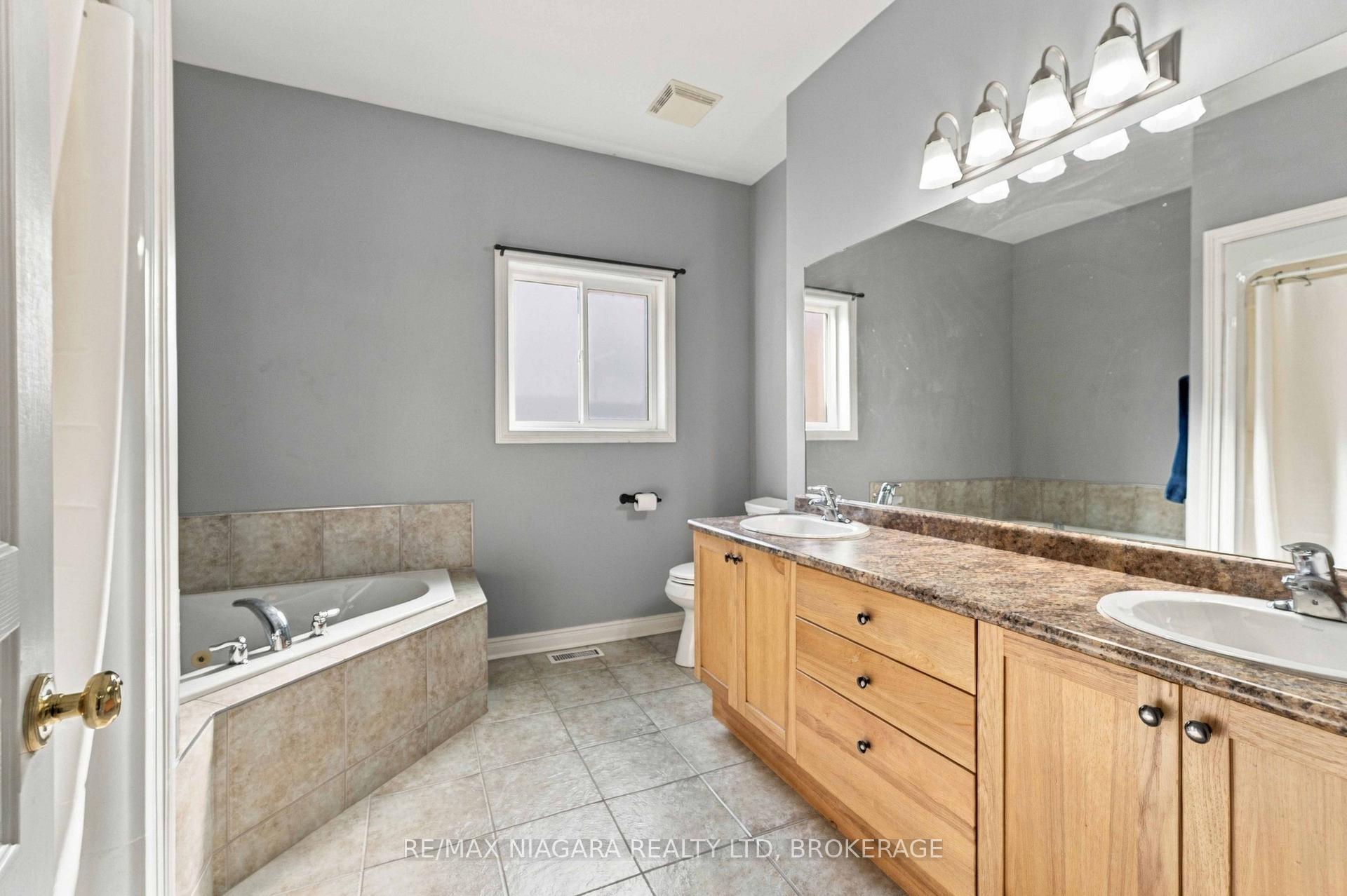 Photo 13 of 46 Raspberry Trail, Thorold, Confederation Heights — HOMEH