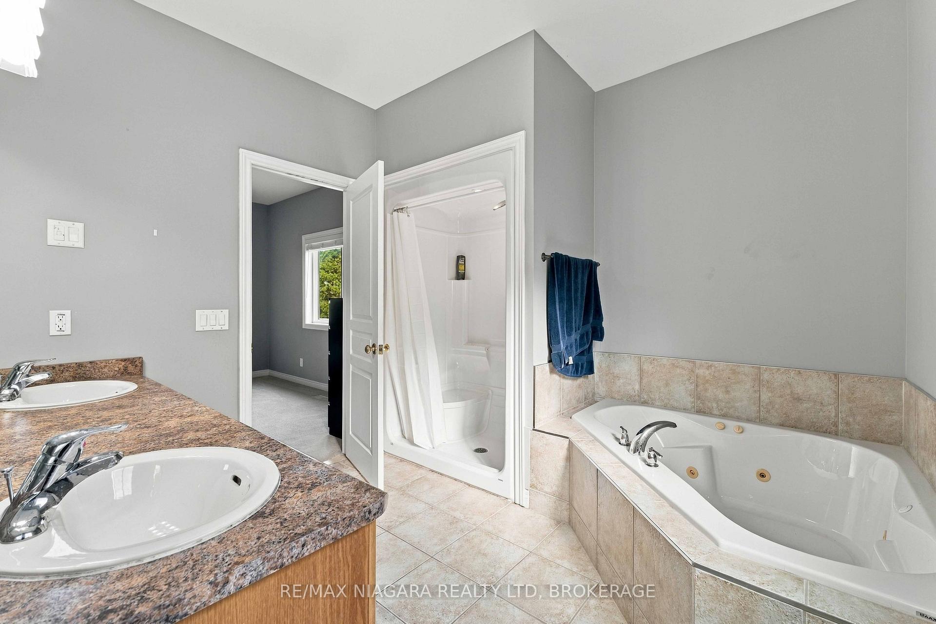 Photo 14 of 46 Raspberry Trail, Thorold, Confederation Heights — HOMEH