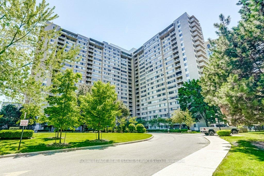 Photo of Unit 402, 3590 Kaneff Crescent