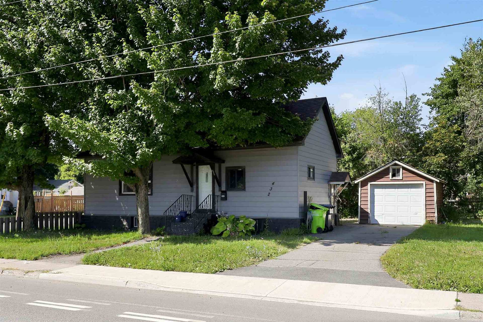 Front of 432 Wallace Terrace