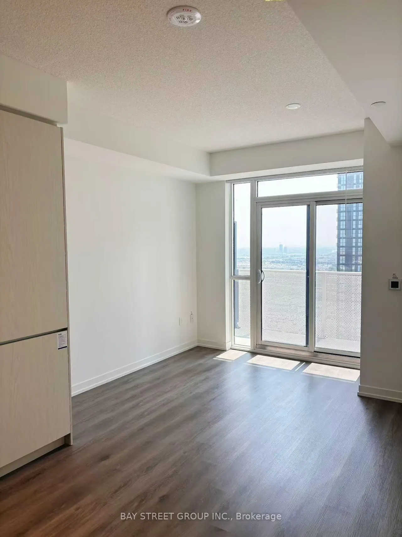 Photo 6 of Unit 2302, 28 Interchange Way, Vaughan, Vaughan Corporate Centre — HOMEH