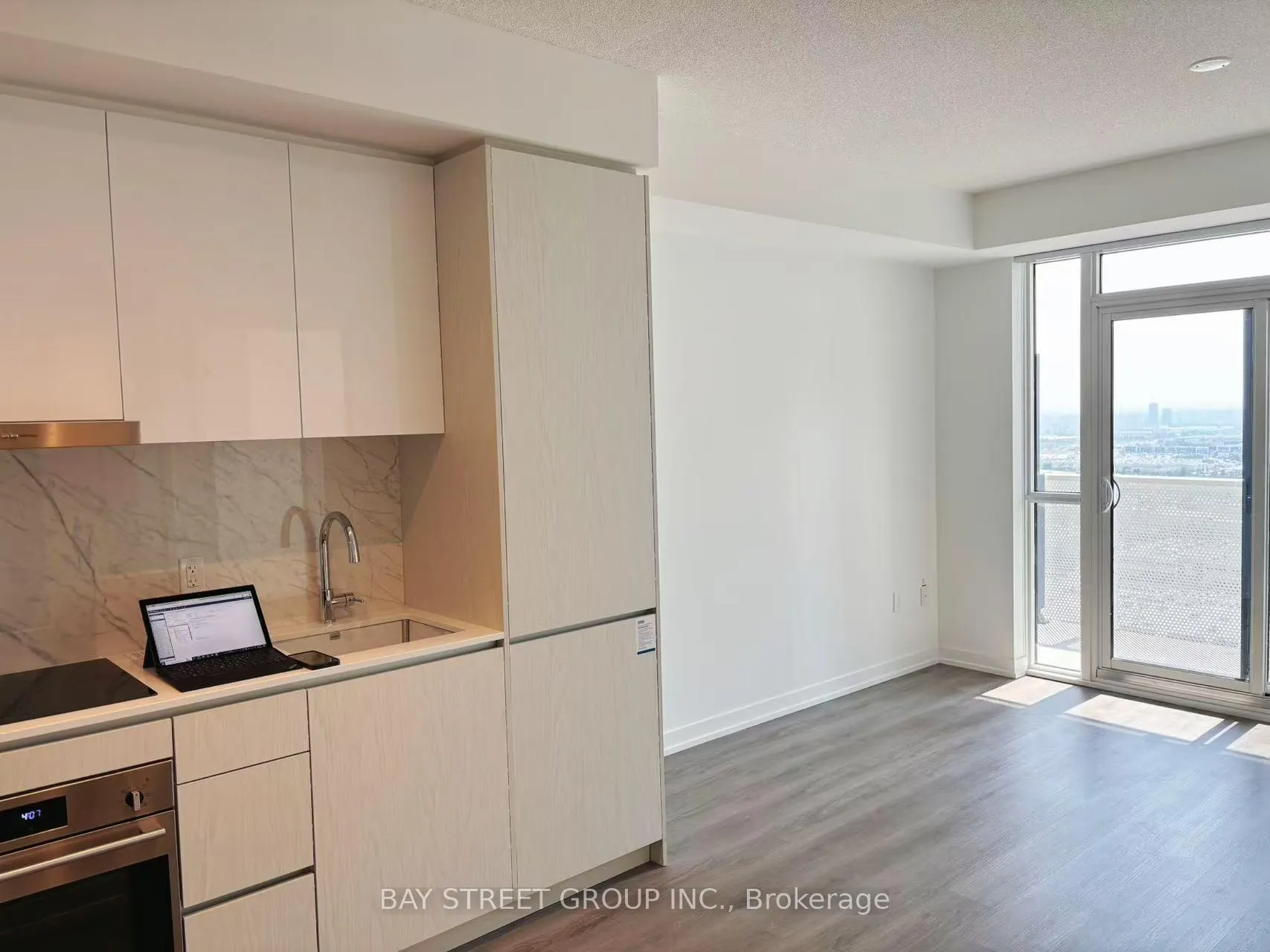 Photo 7 of Unit 2302, 28 Interchange Way, Vaughan, Vaughan Corporate Centre — HOMEH