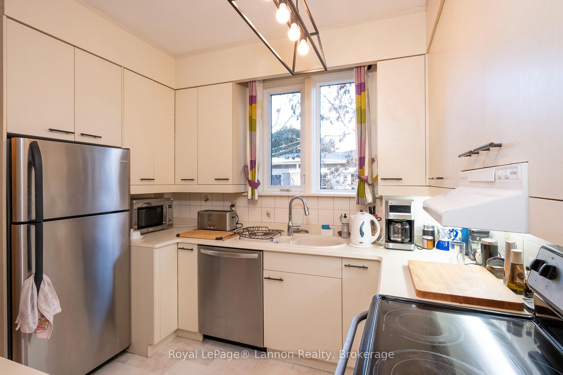 Photo 13 of 98 Summit Avenue, Thunder Bay, Mariday Heights — HOMEH