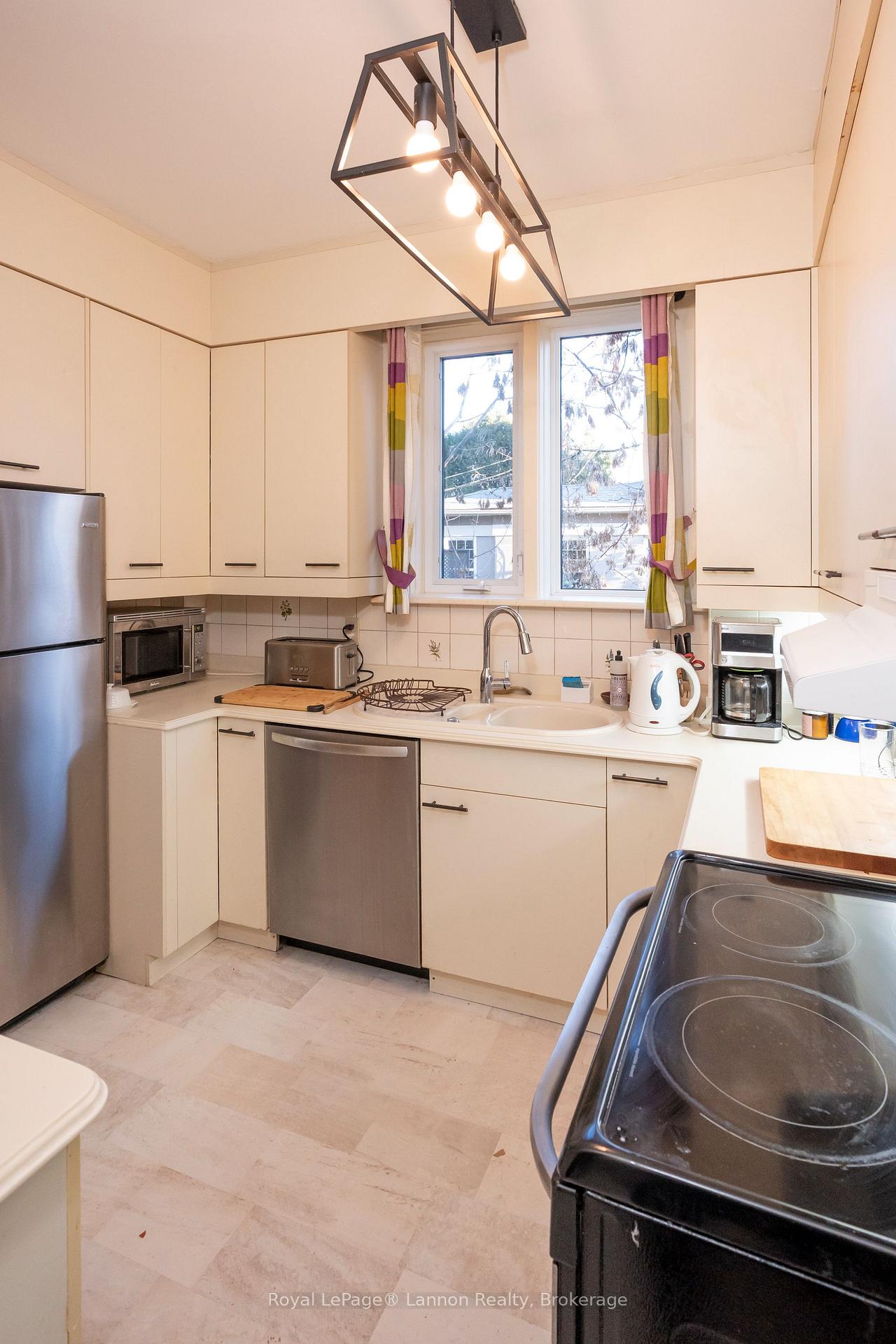 Photo 14 of 98 Summit Avenue, Thunder Bay, Mariday Heights — HOMEH