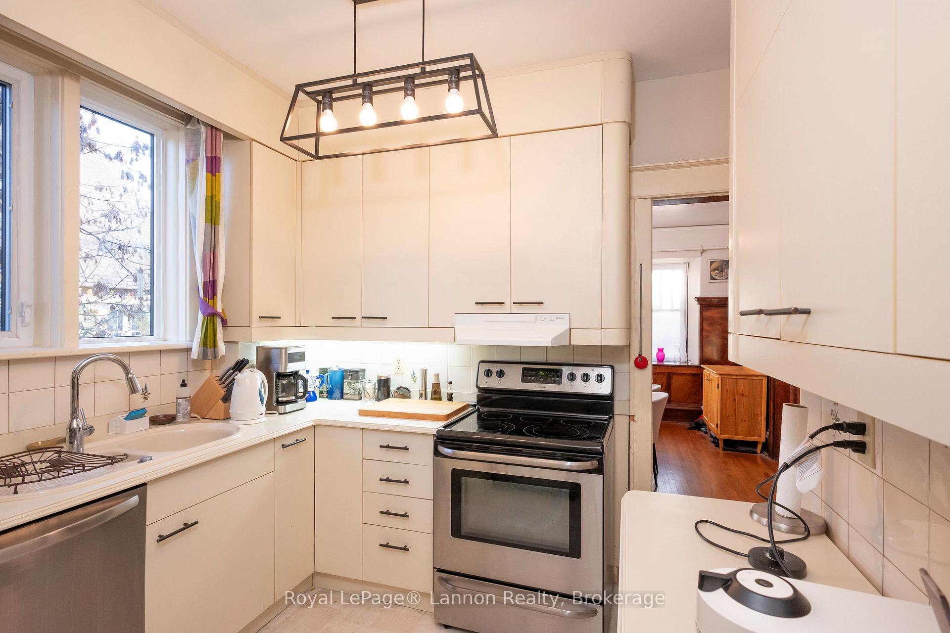 Photo 15 of 98 Summit Avenue, Thunder Bay, Mariday Heights — HOMEH