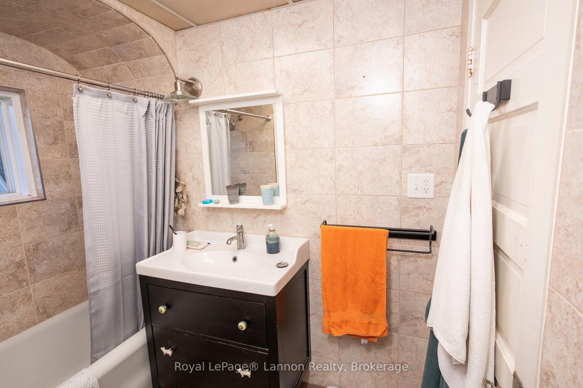 Photo 31 of 98 Summit Avenue, Thunder Bay, Mariday Heights — HOMEH