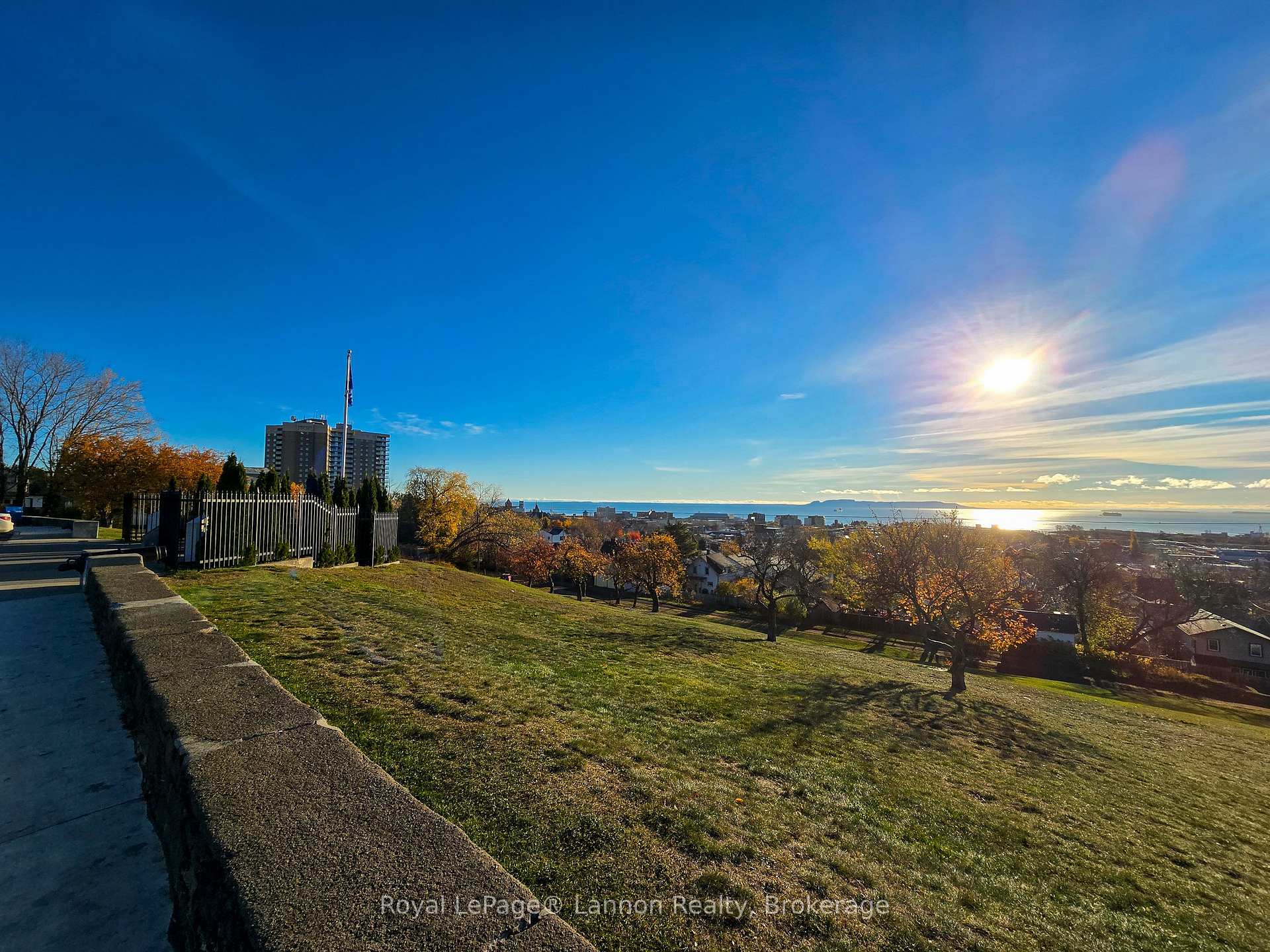 Photo 45 of 98 Summit Avenue, Thunder Bay, Mariday Heights — HOMEH