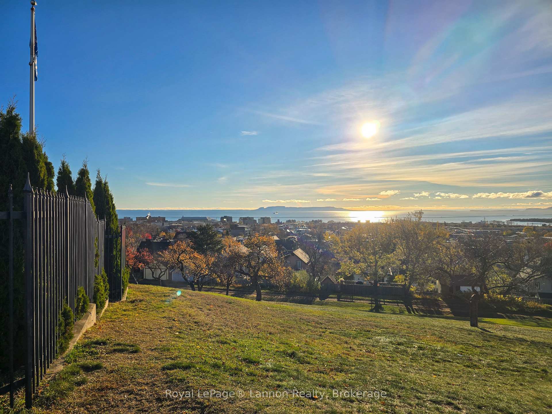 Photo 46 of 98 Summit Avenue, Thunder Bay, Mariday Heights — HOMEH