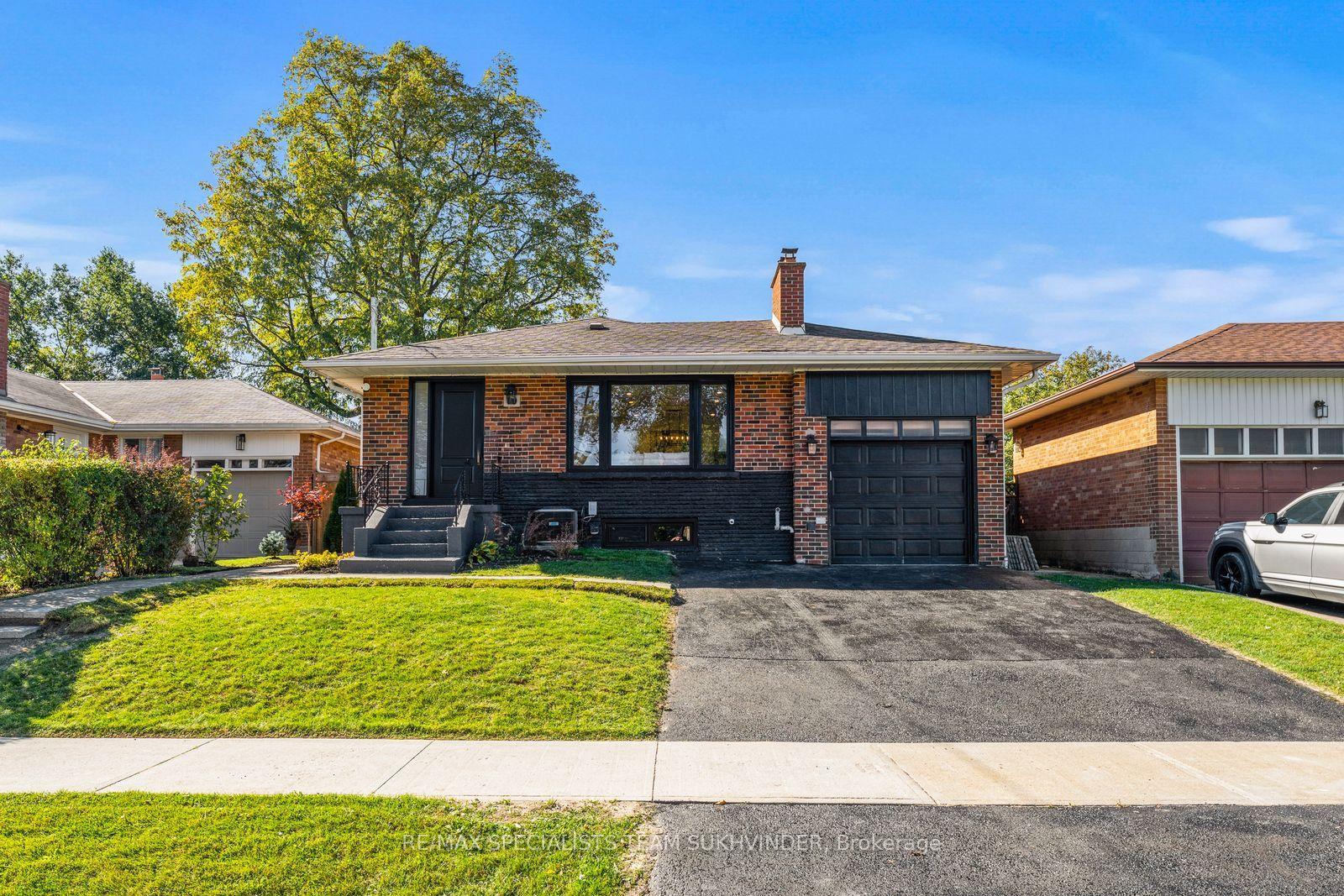 Photo 1 of 10 Dumbarton Road, Etobicoke, Stonegate-Queensway — HOMEH