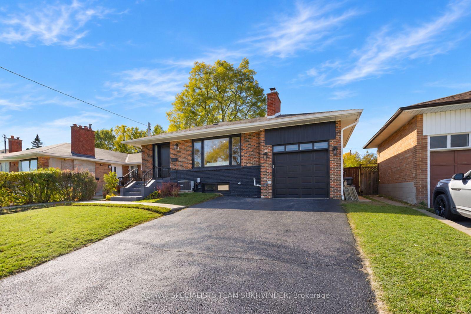 Photo 4 of 10 Dumbarton Road, Etobicoke, Stonegate-Queensway — HOMEH
