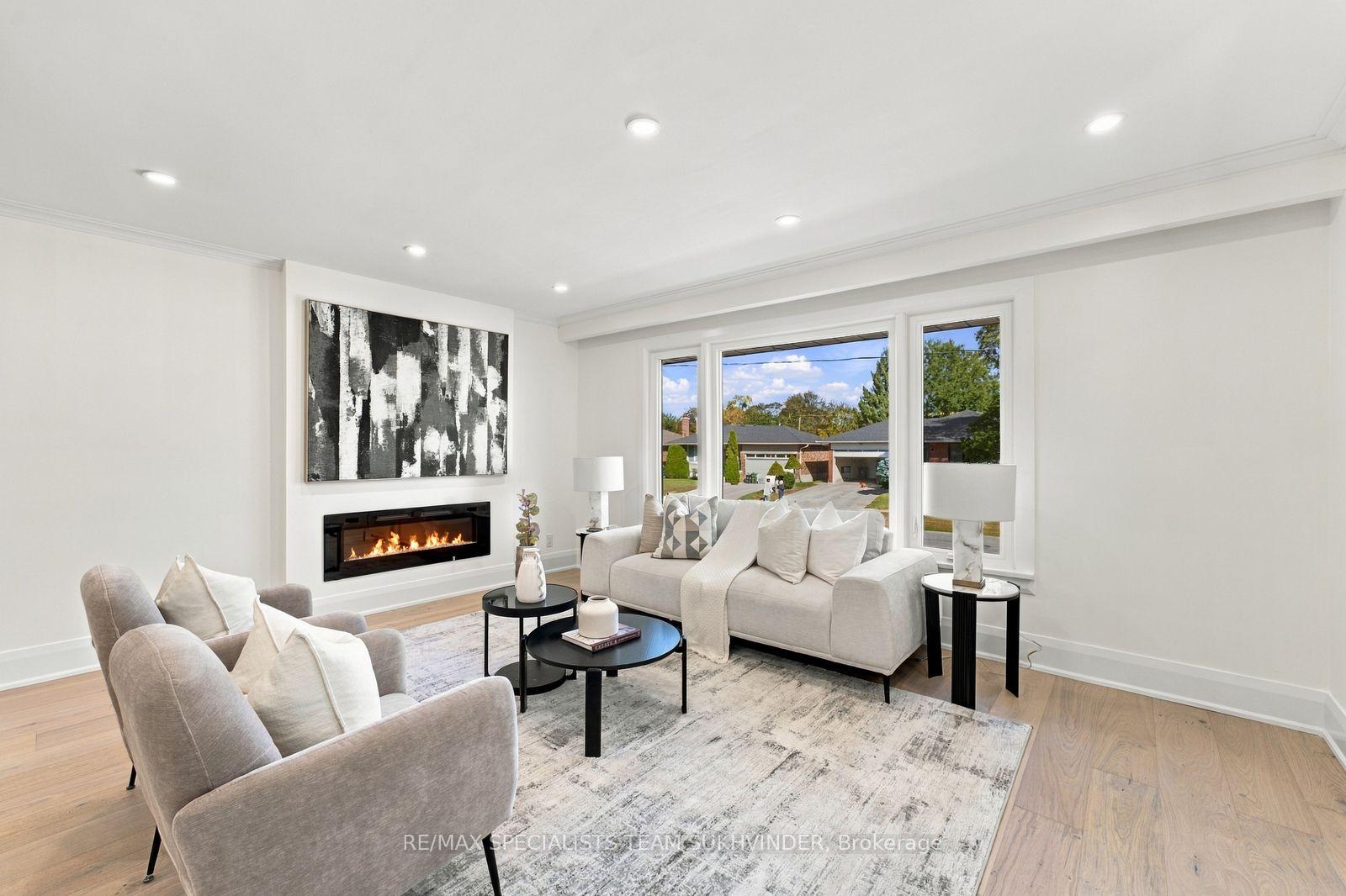Photo 8 of 10 Dumbarton Road, Etobicoke, Stonegate-Queensway — HOMEH