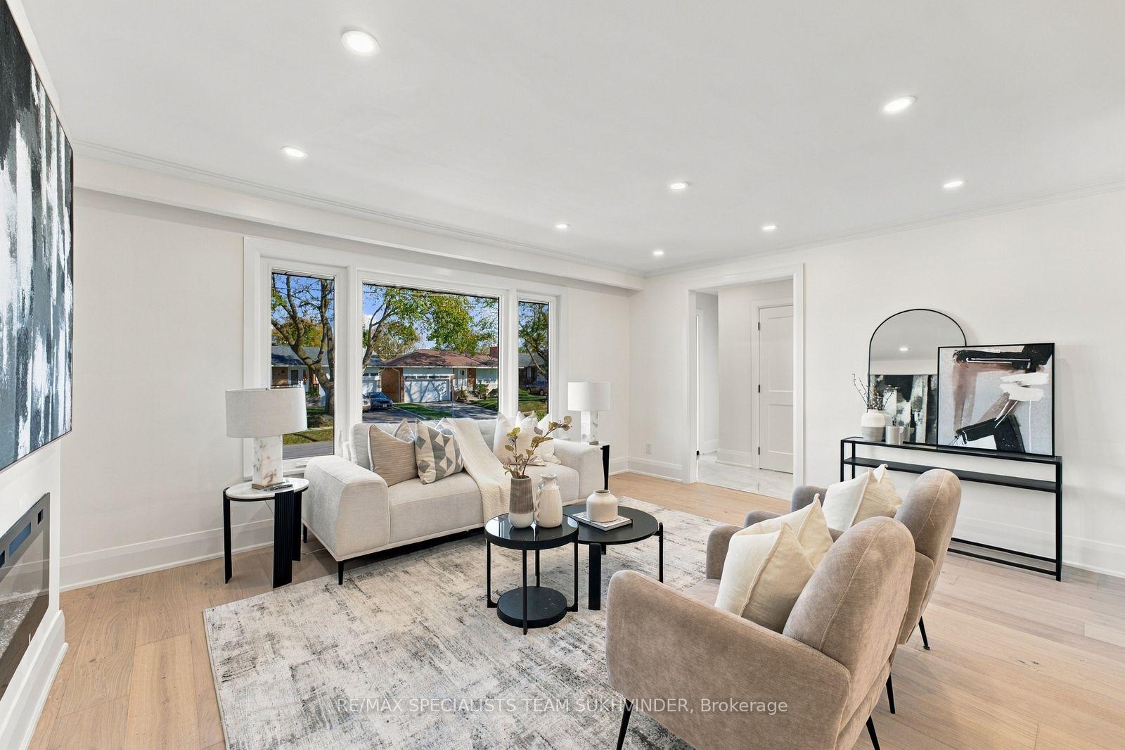 Photo 10 of 10 Dumbarton Road, Etobicoke, Stonegate-Queensway — HOMEH