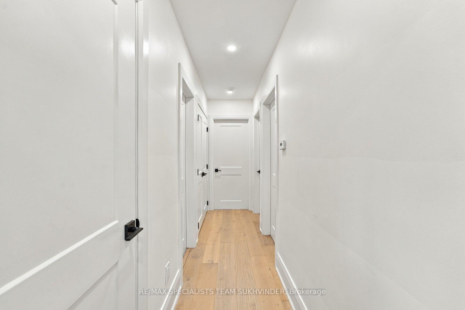 Photo 20 of 10 Dumbarton Road, Etobicoke, Stonegate-Queensway — HOMEH