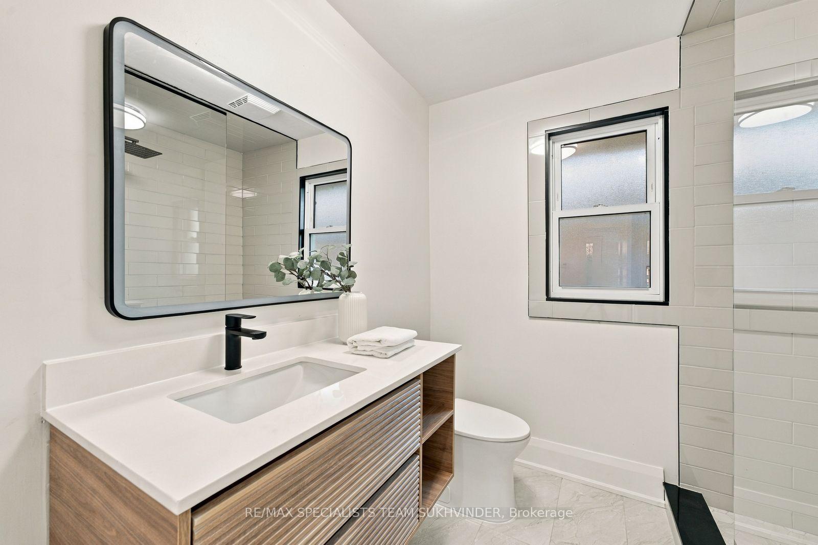 Photo 22 of 10 Dumbarton Road, Etobicoke, Stonegate-Queensway — HOMEH