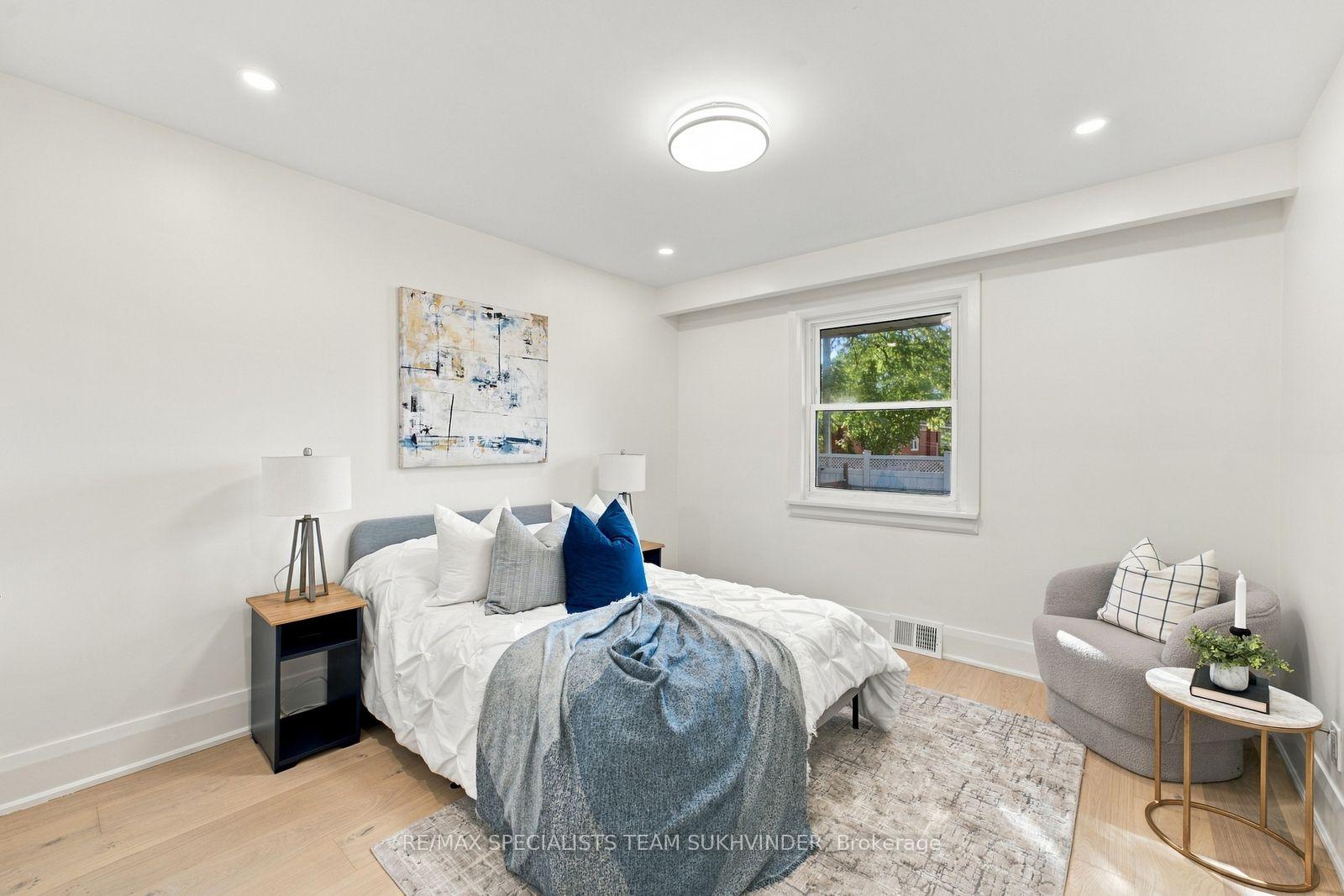 Photo 26 of 10 Dumbarton Road, Etobicoke, Stonegate-Queensway — HOMEH
