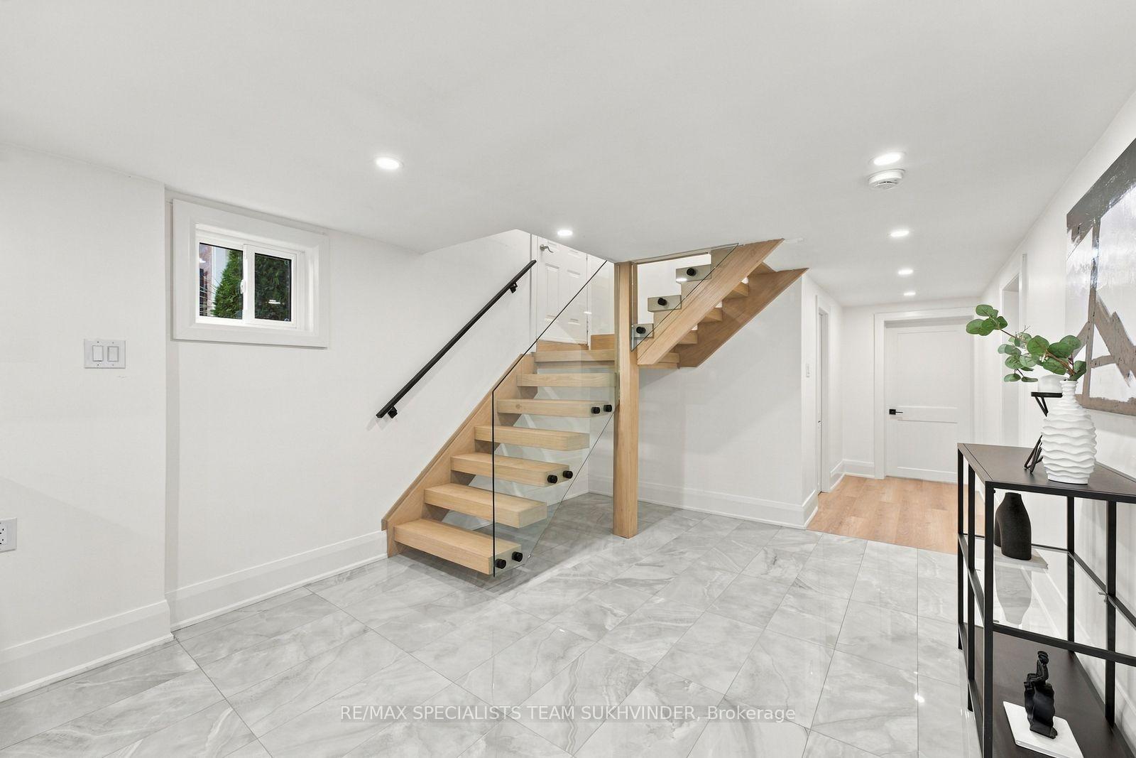 Photo 28 of 10 Dumbarton Road, Etobicoke, Stonegate-Queensway — HOMEH
