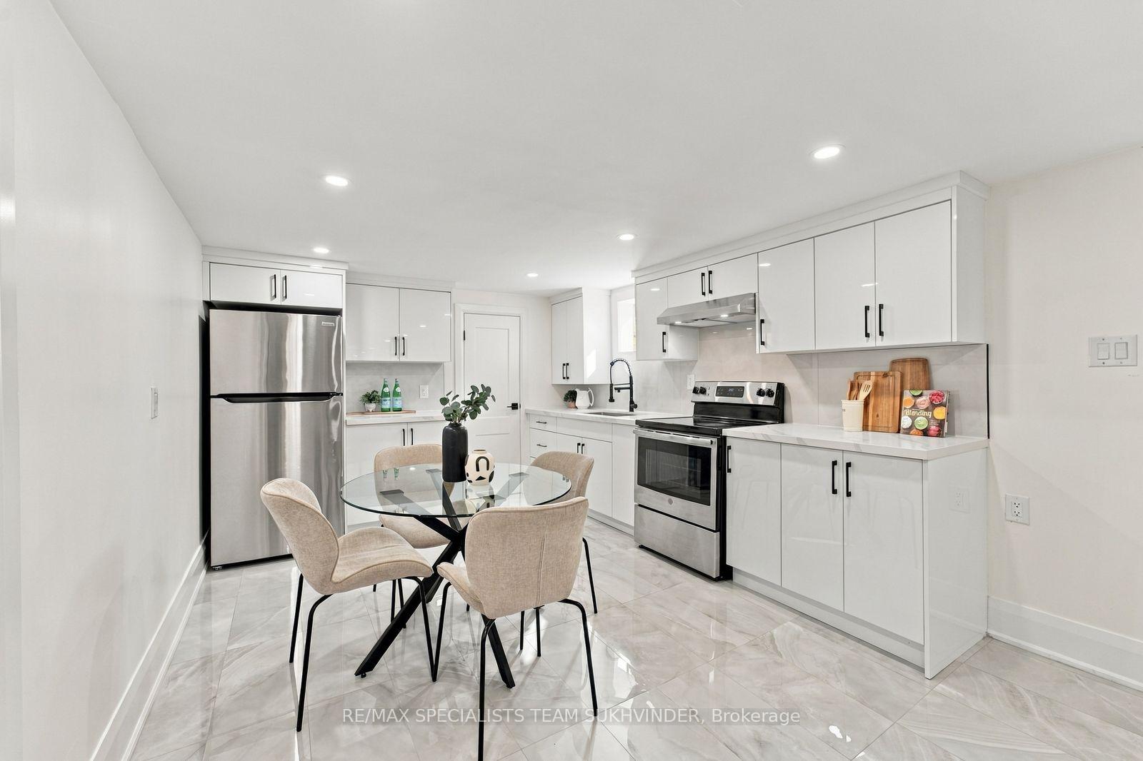 Photo 30 of 10 Dumbarton Road, Etobicoke, Stonegate-Queensway — HOMEH