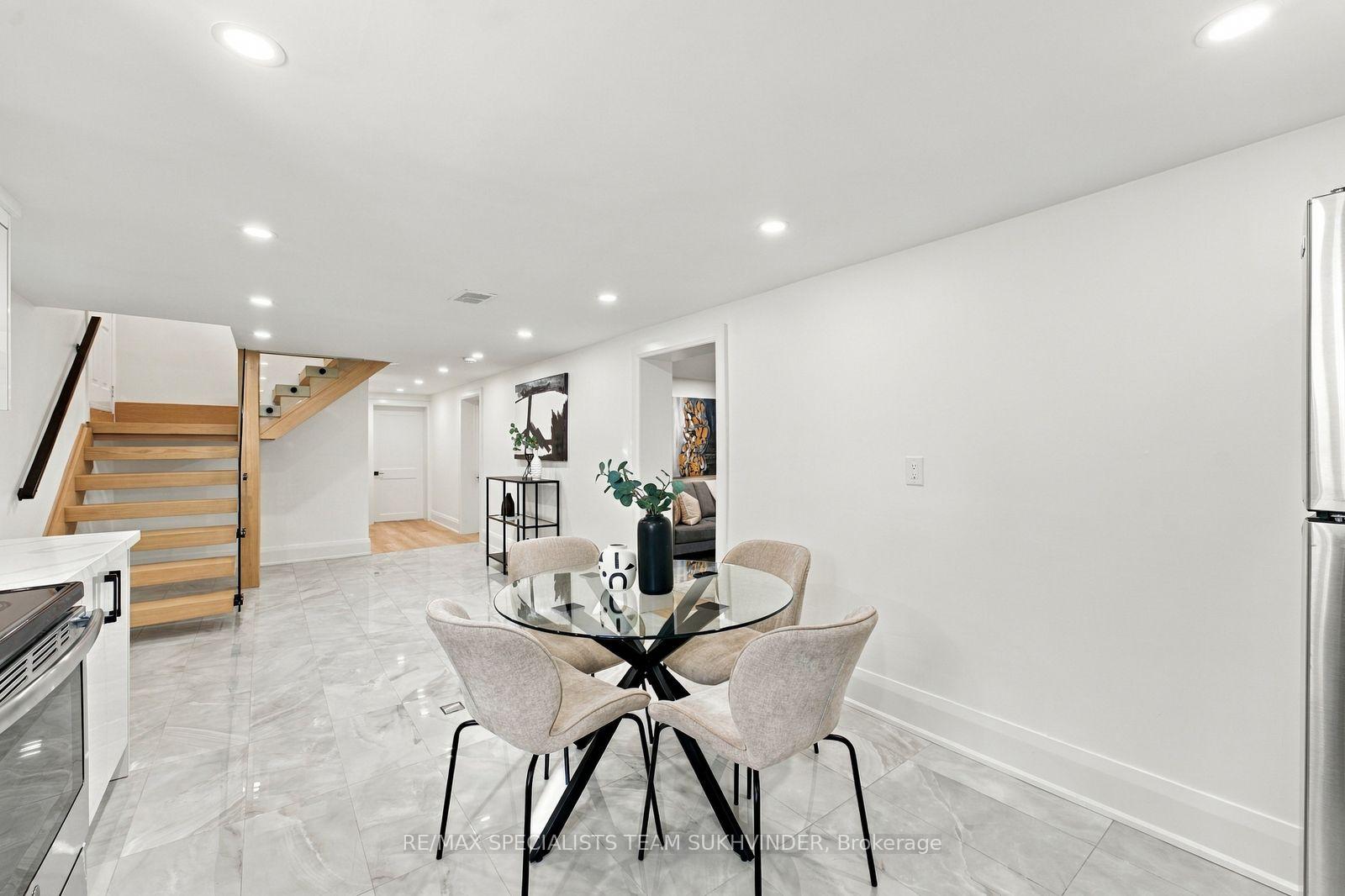 Photo 31 of 10 Dumbarton Road, Etobicoke, Stonegate-Queensway — HOMEH
