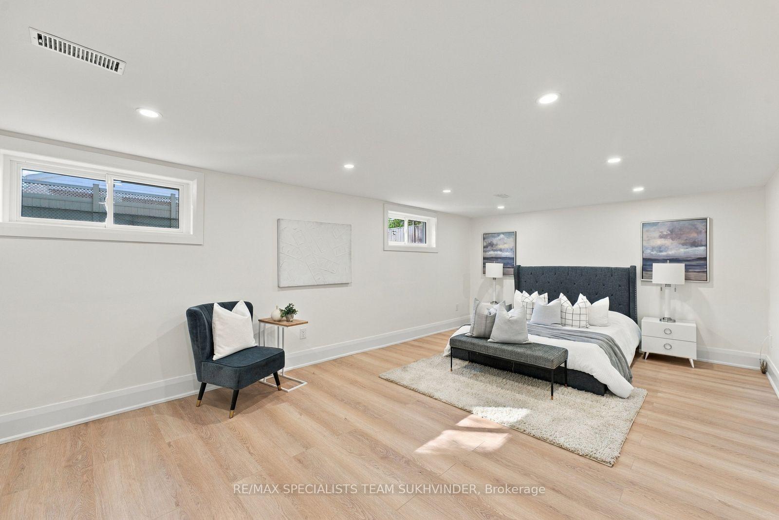 Photo 36 of 10 Dumbarton Road, Etobicoke, Stonegate-Queensway — HOMEH